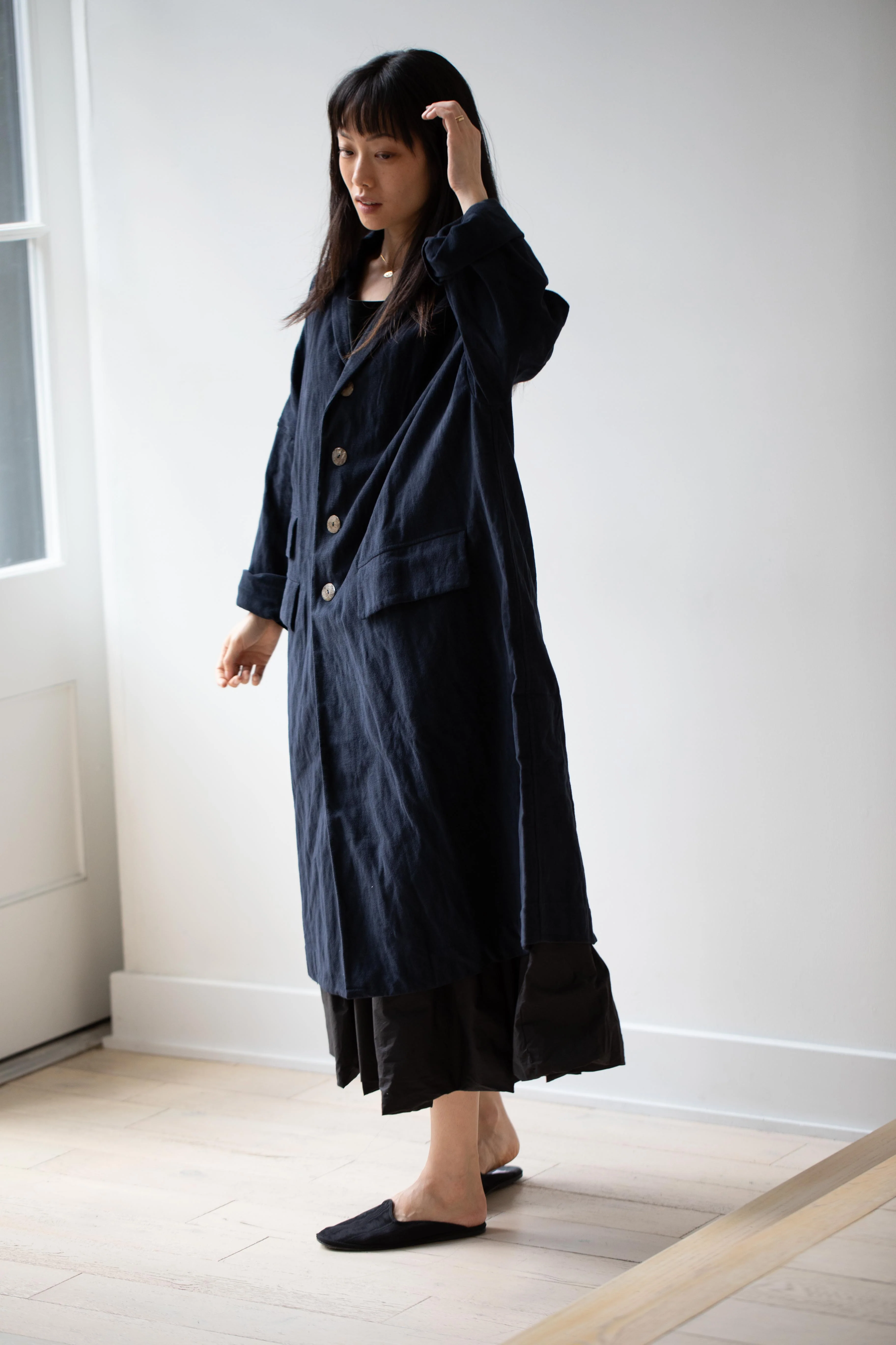 Album di Famiglia | Inox Velvet Loose Coat in Ink - Image 35