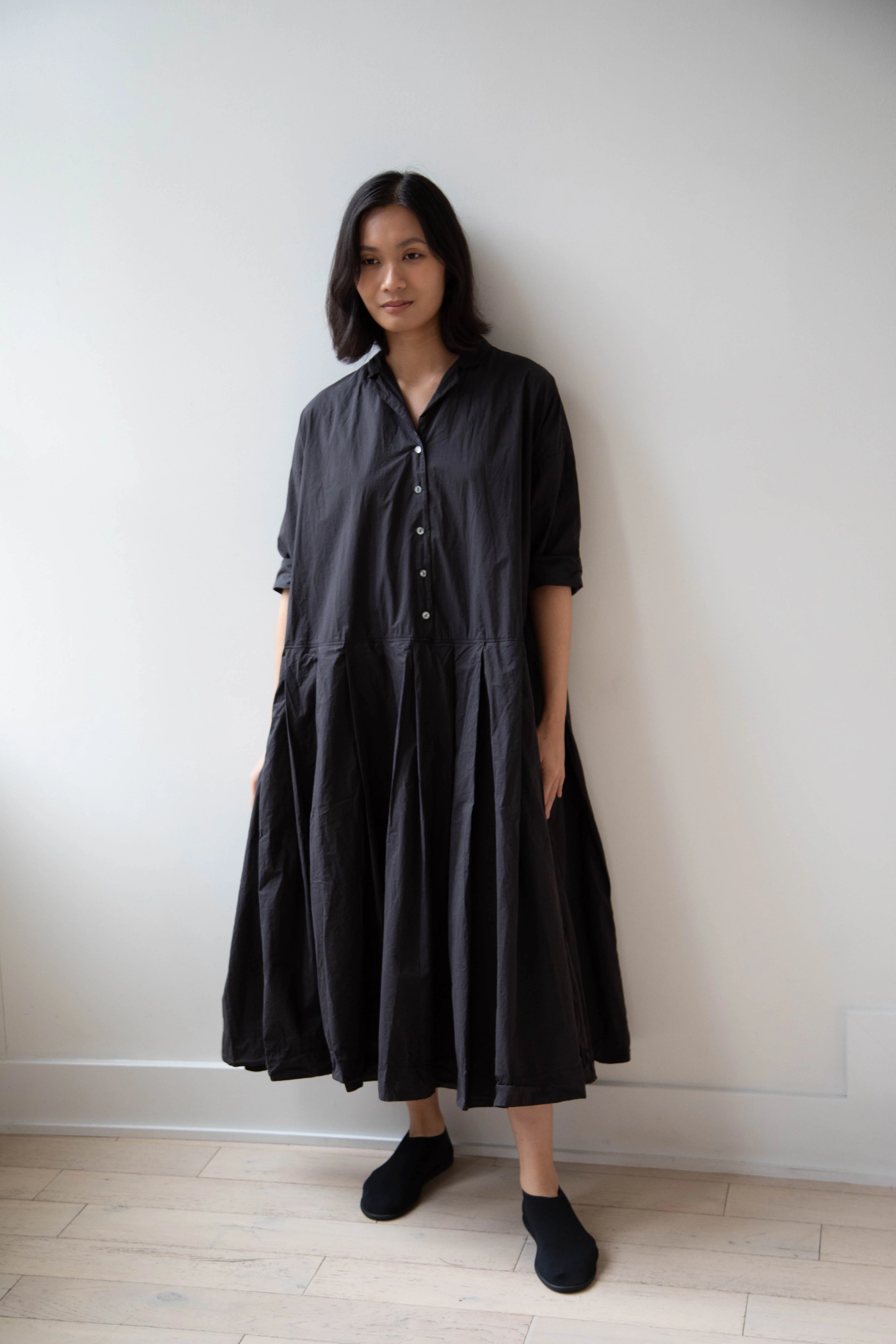 Album di Famiglia | Pleated Collar Dress TC in Black - Image 12