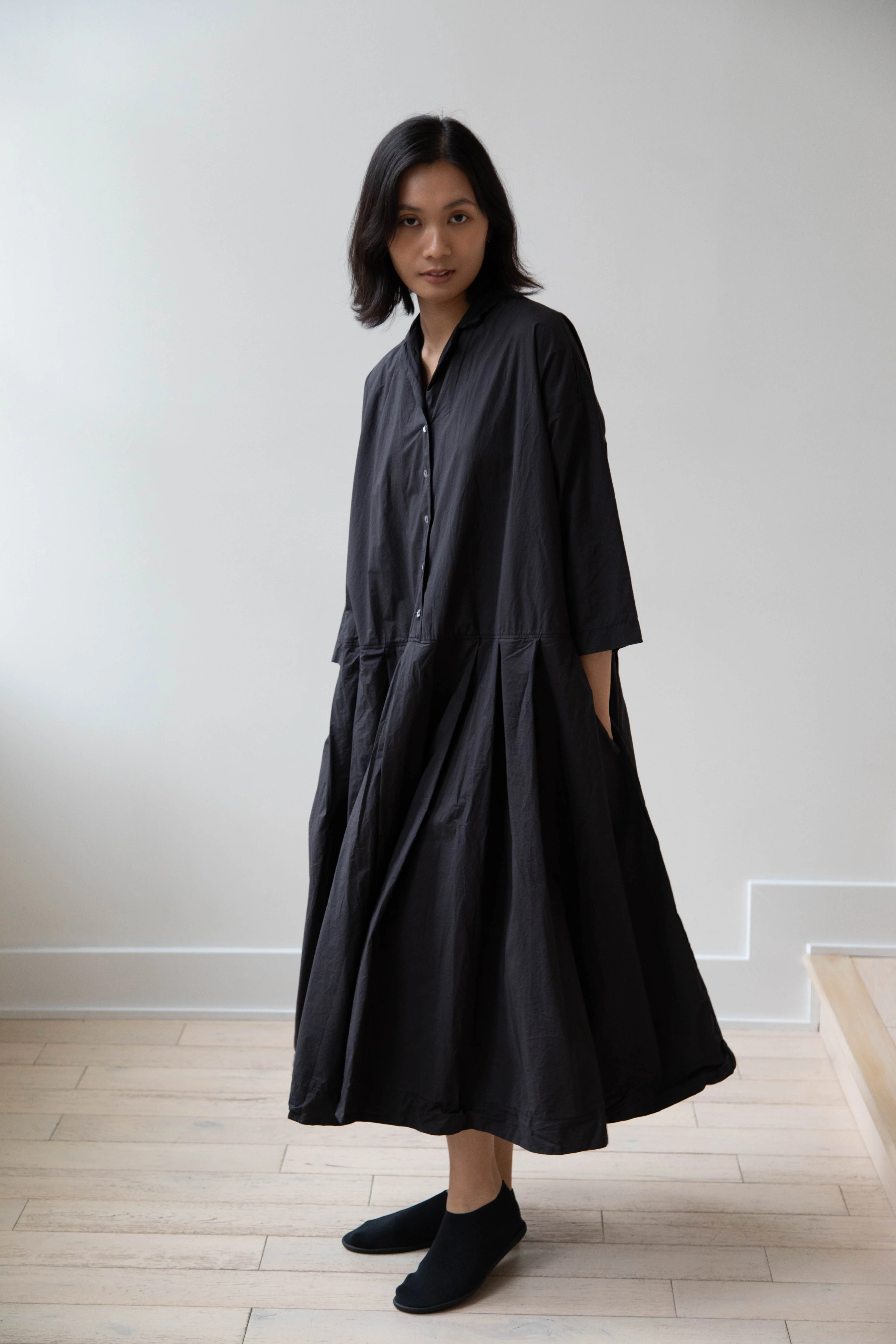 Album di Famiglia | Pleated Collar Dress TC in Black - Image 2