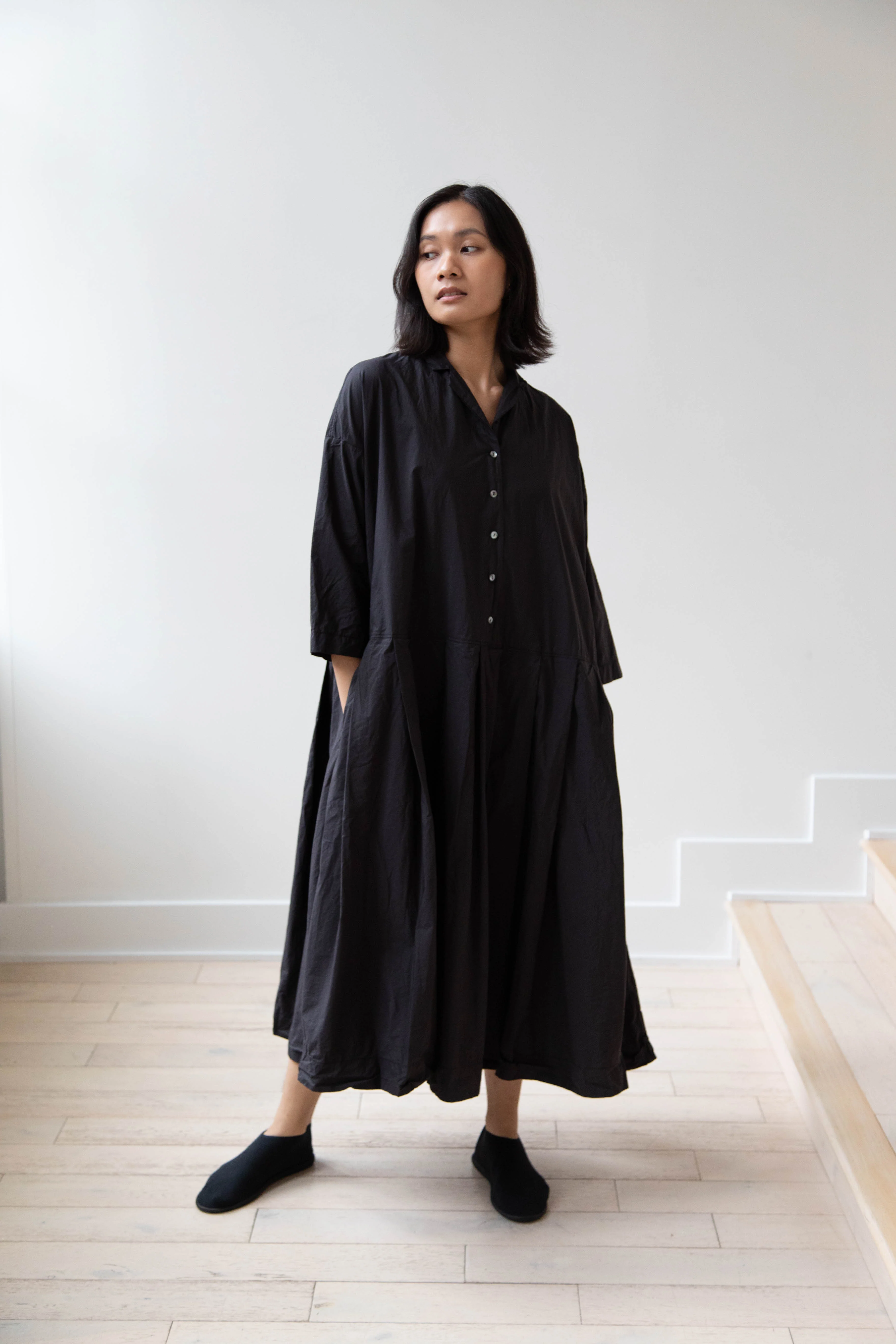 Album di Famiglia | Pleated Collar Dress TC in Black - Image 6