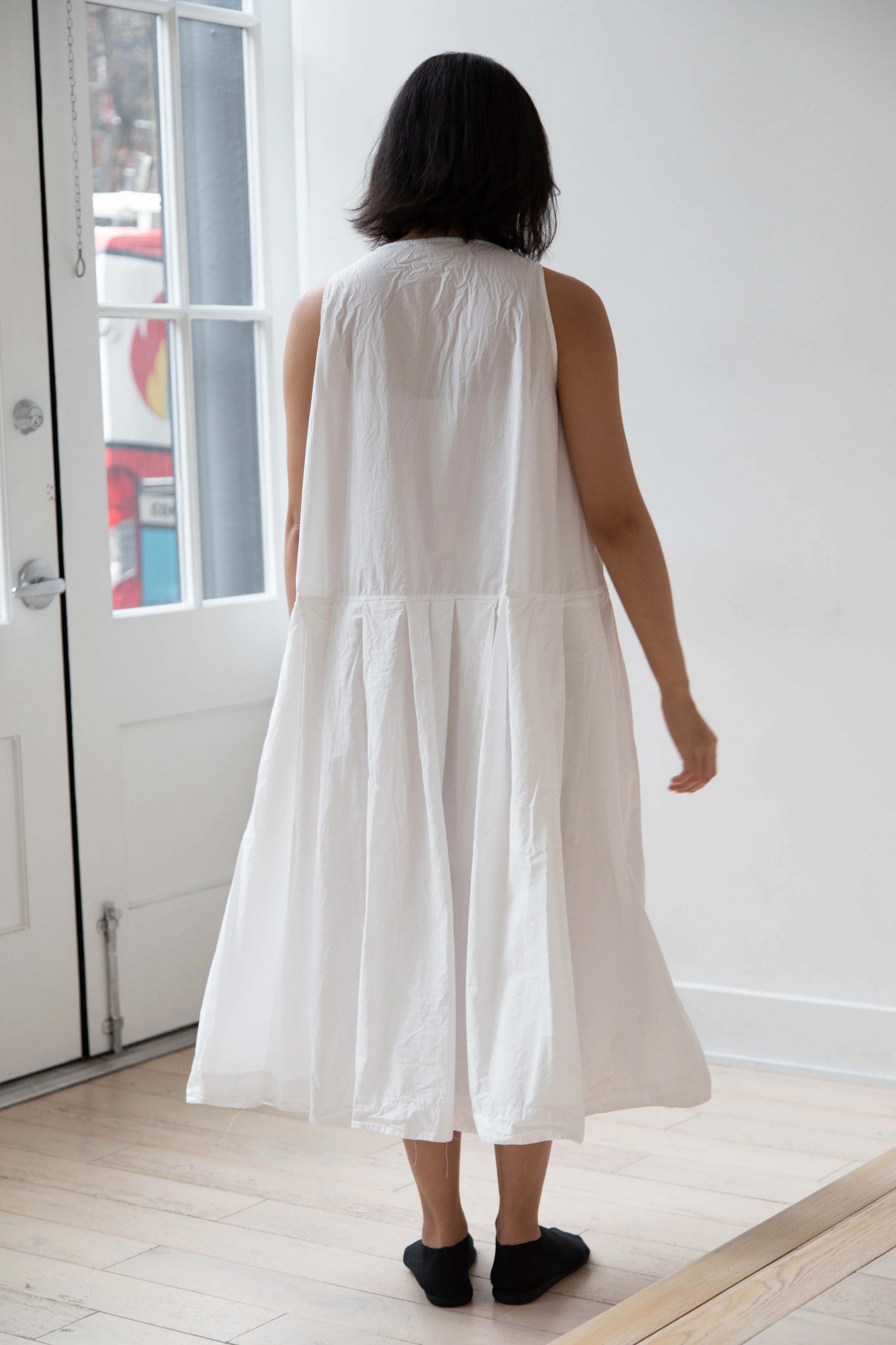 Album di Famiglia | Pleated Sleeveless Dress in Milk - Image 13