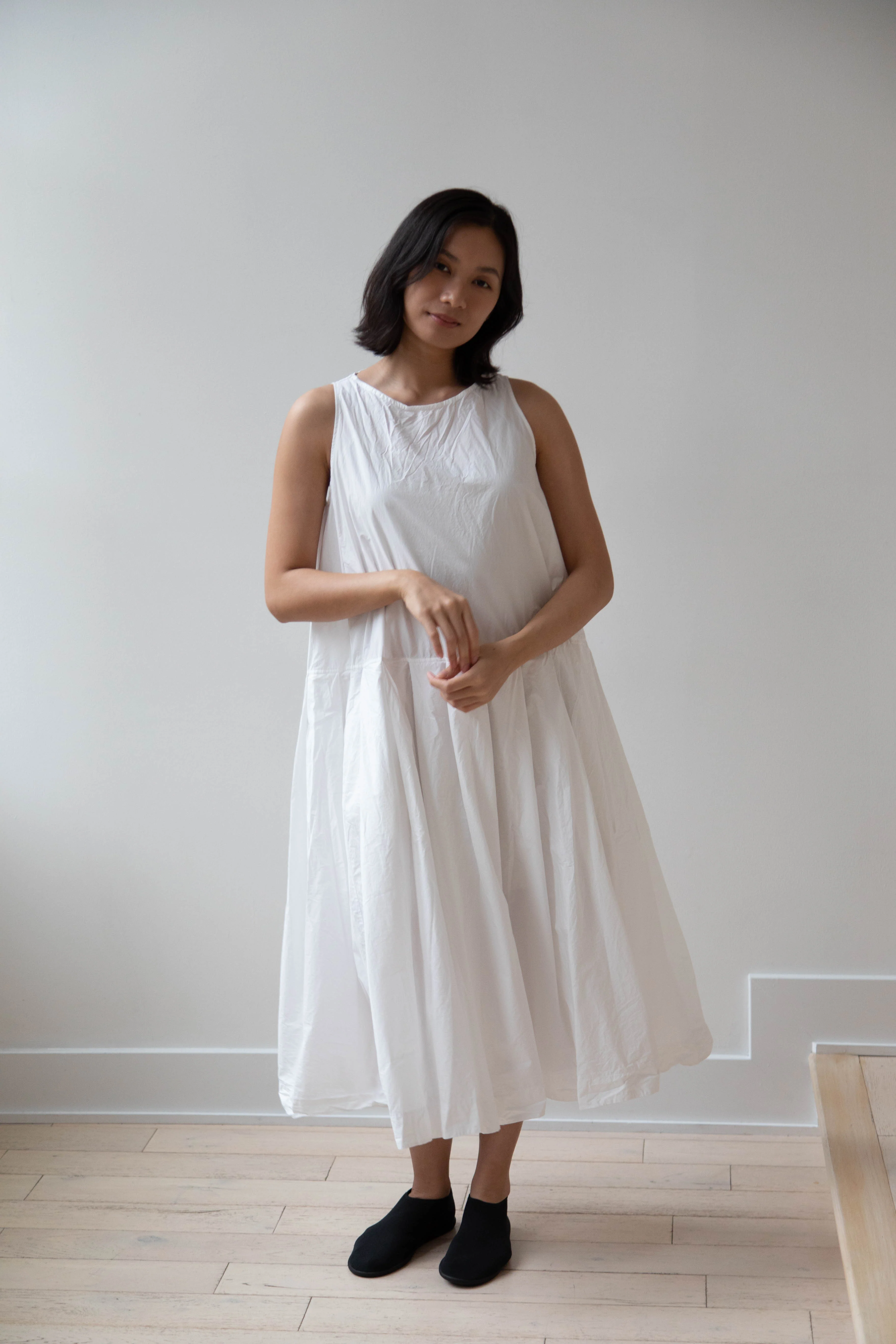 Album di Famiglia | Pleated Sleeveless Dress in Milk - Image 20