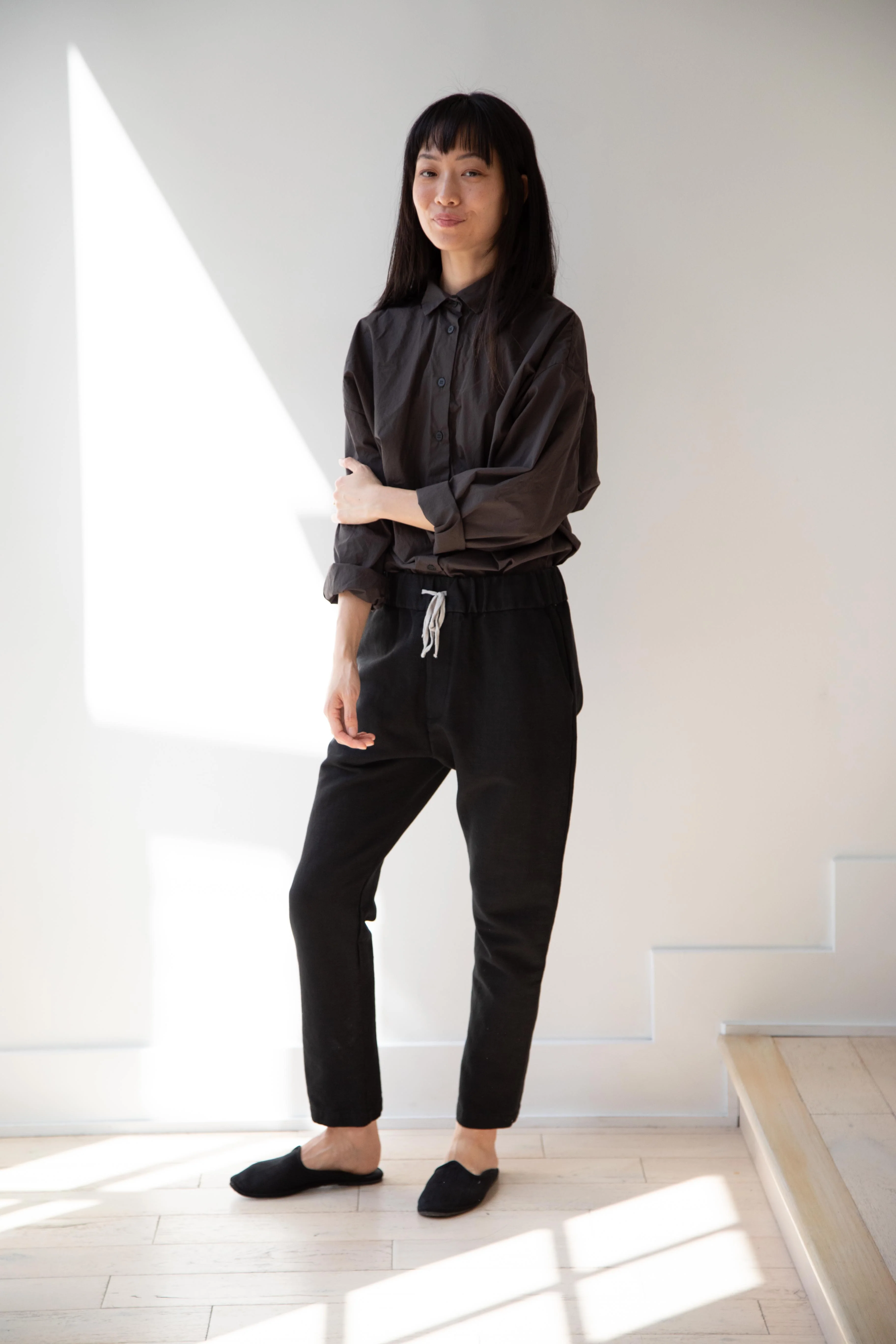 Album di Famiglia | Slim Wool Stretch Trousers in Black - Image 9
