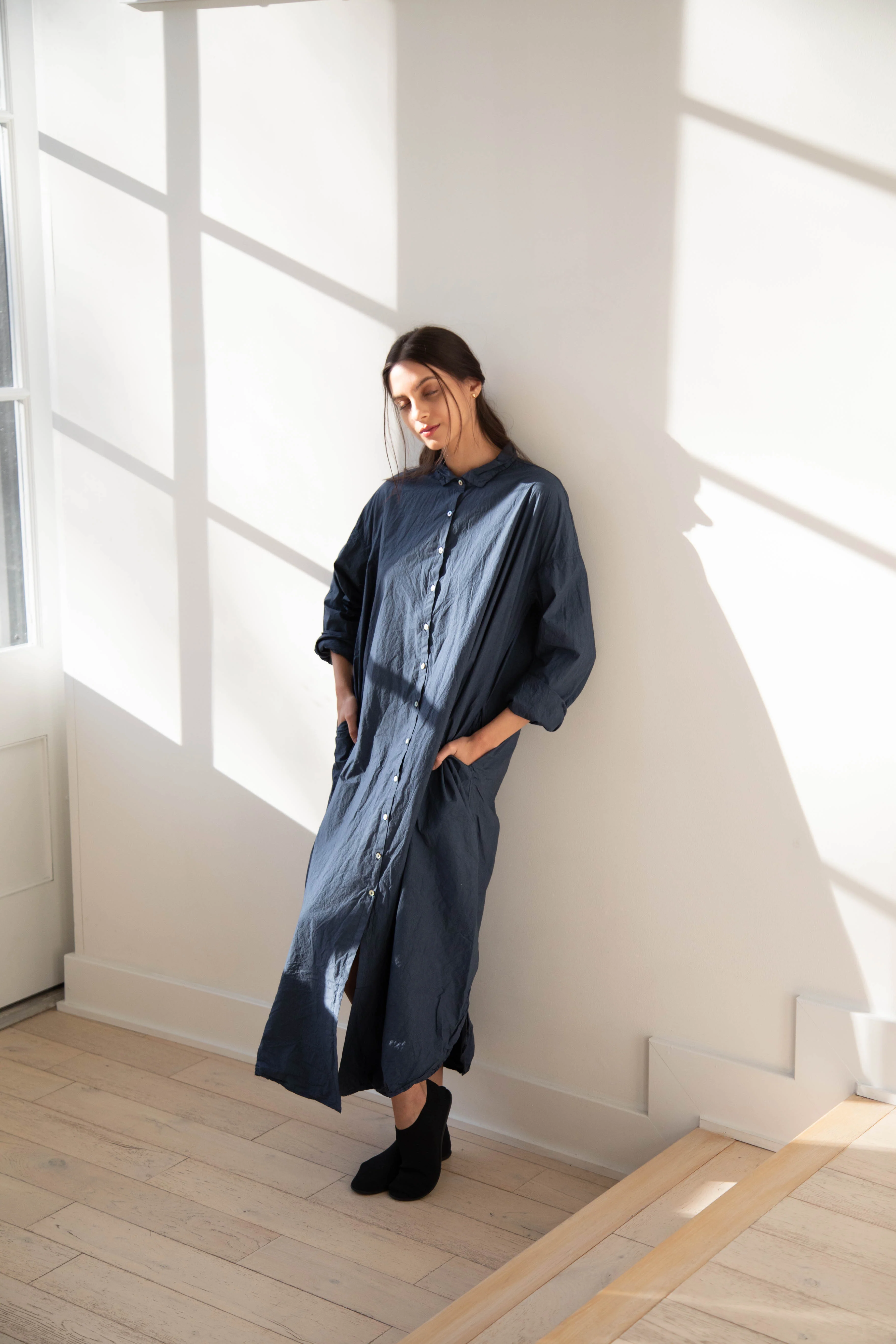 Album di Famiglia | TC Cotton Long Shirt Dress in Navy - Image 30