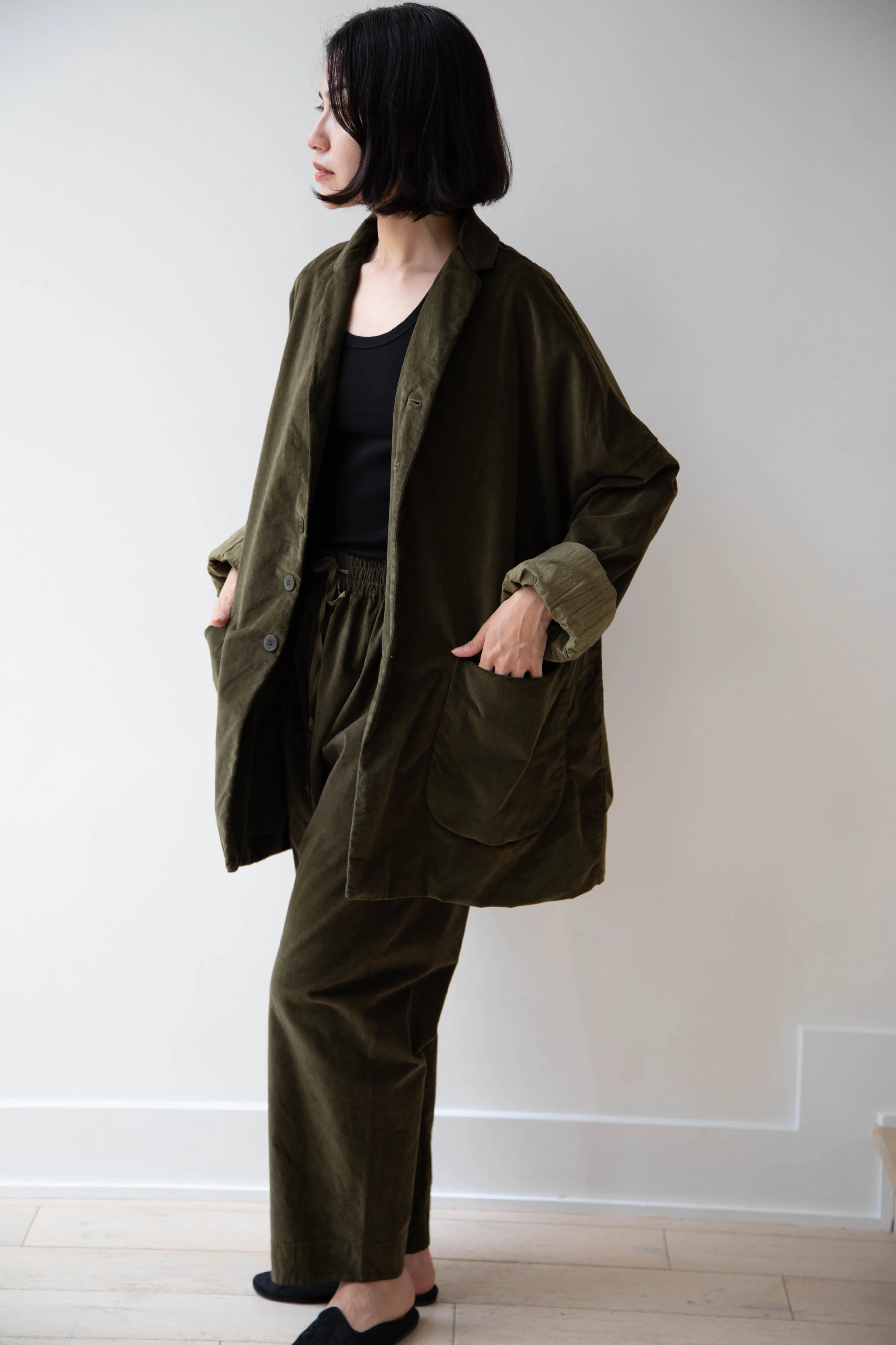 Album di Famiglia | Velvet Big Blazer in Olive - Image 14