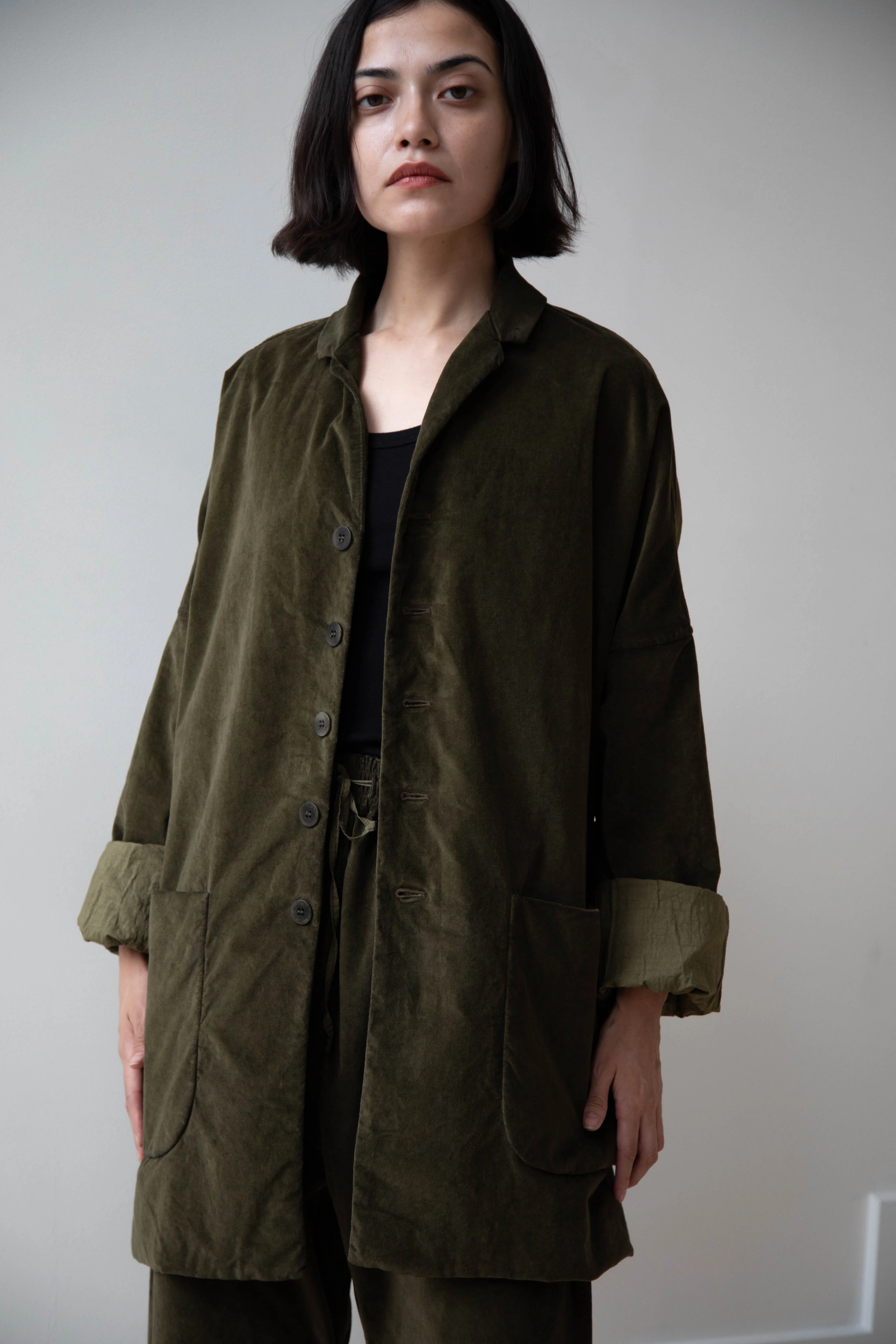 Album di Famiglia | Velvet Big Blazer in Olive - Image 38