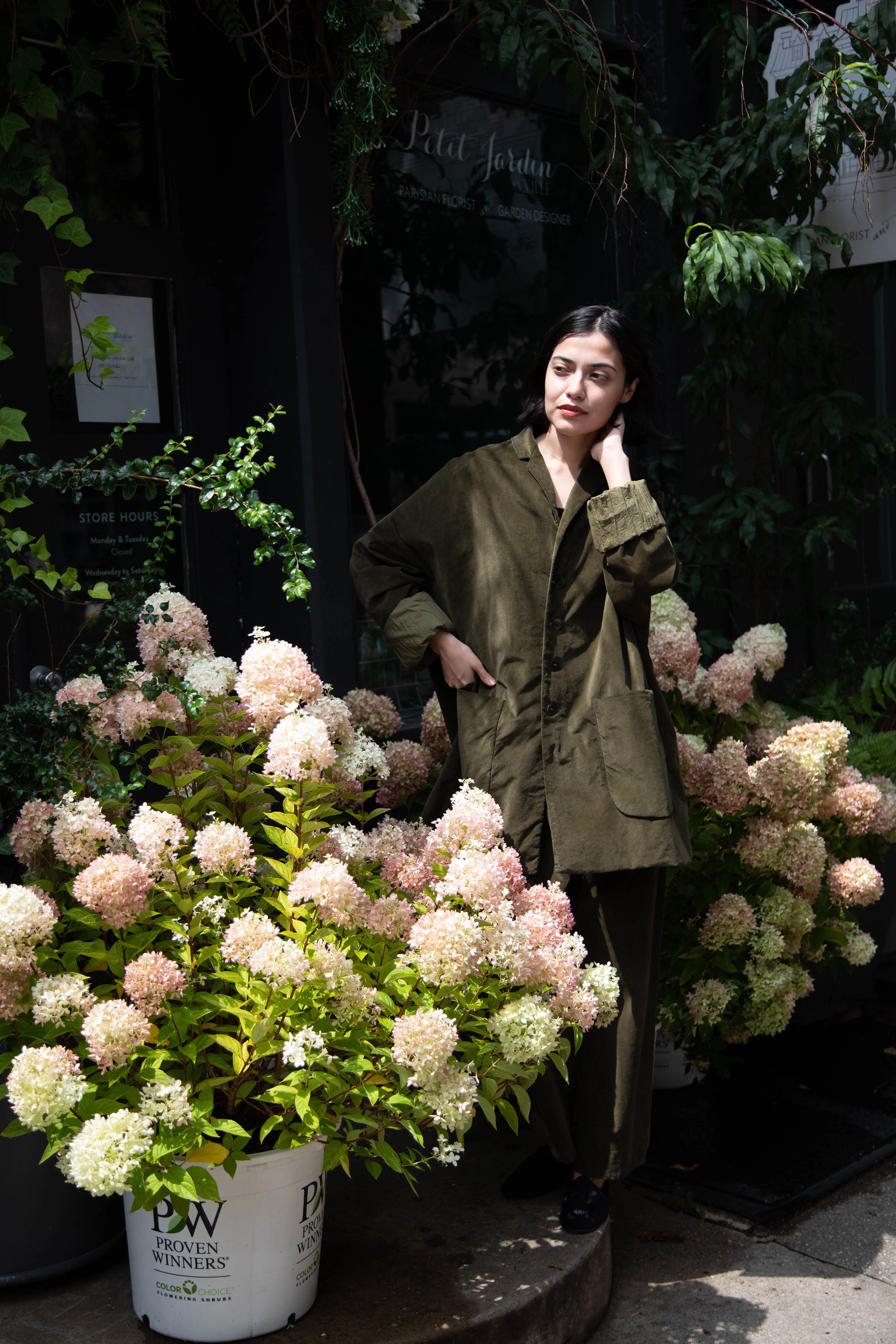 Album di Famiglia | Velvet Big Blazer in Olive - Image 5