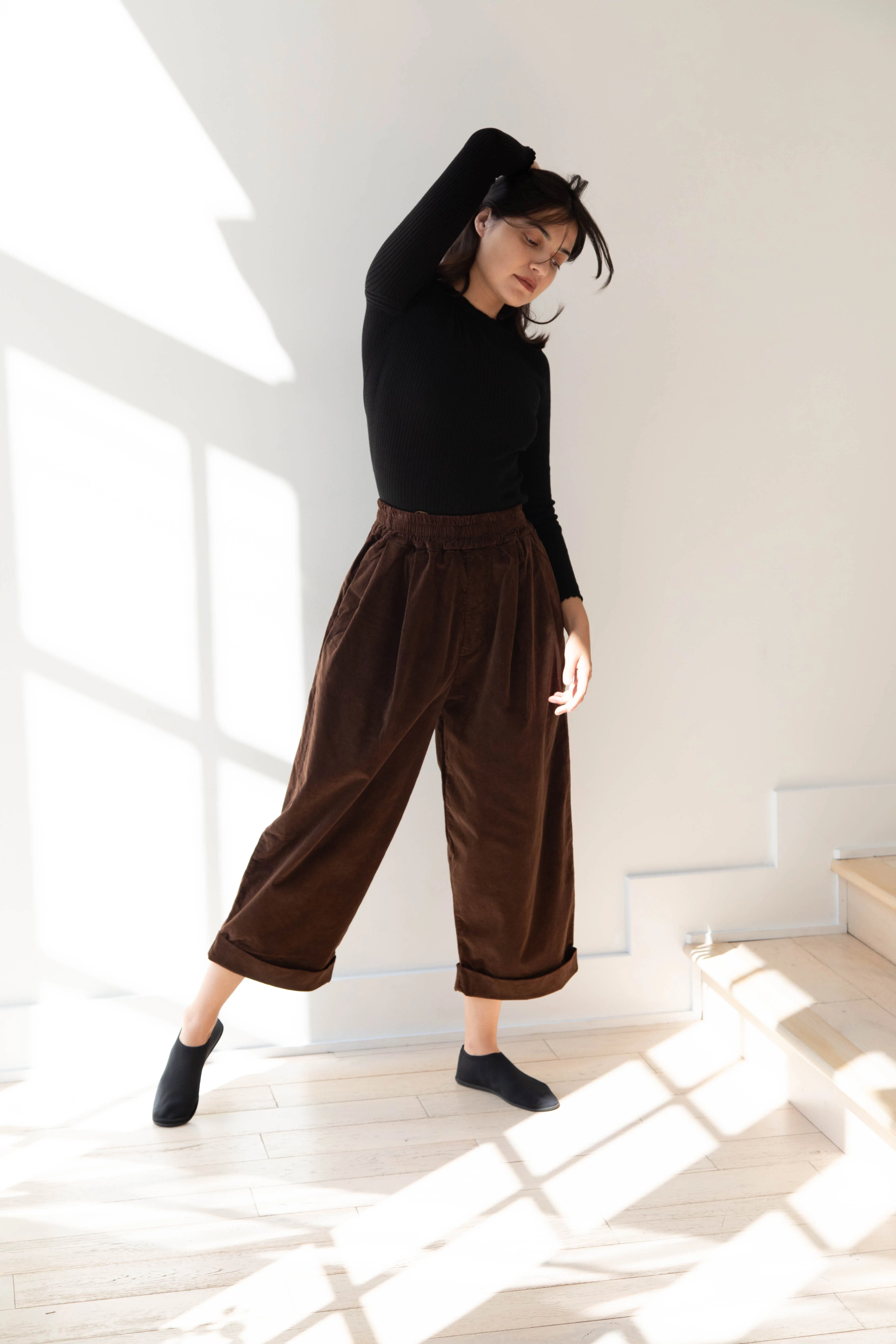 Album di Famiglia | Velvet Bragoni Trousers in Coffee - Image 9