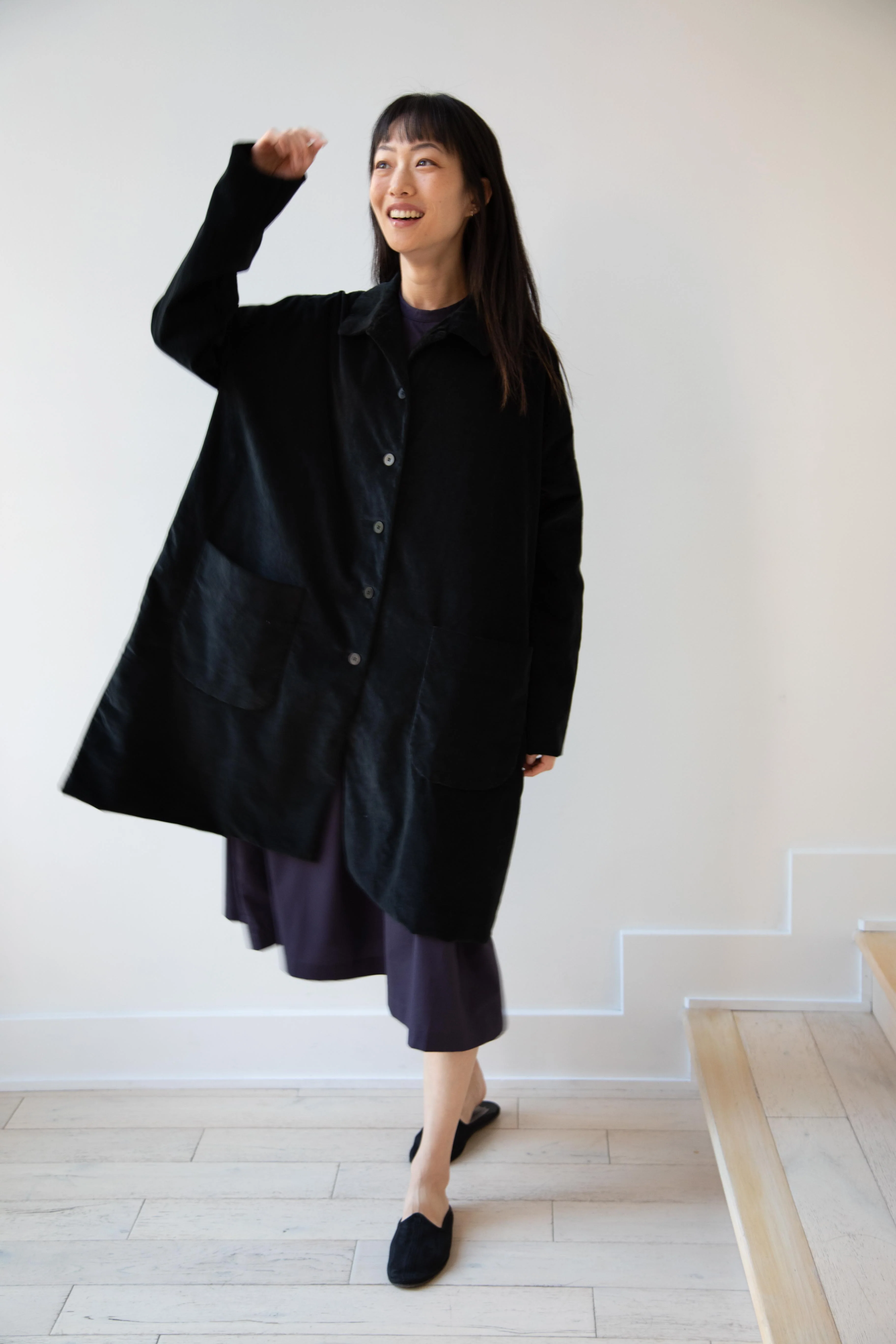 Album di Famiglia | Velvet Collar Coat in Black - Image 20