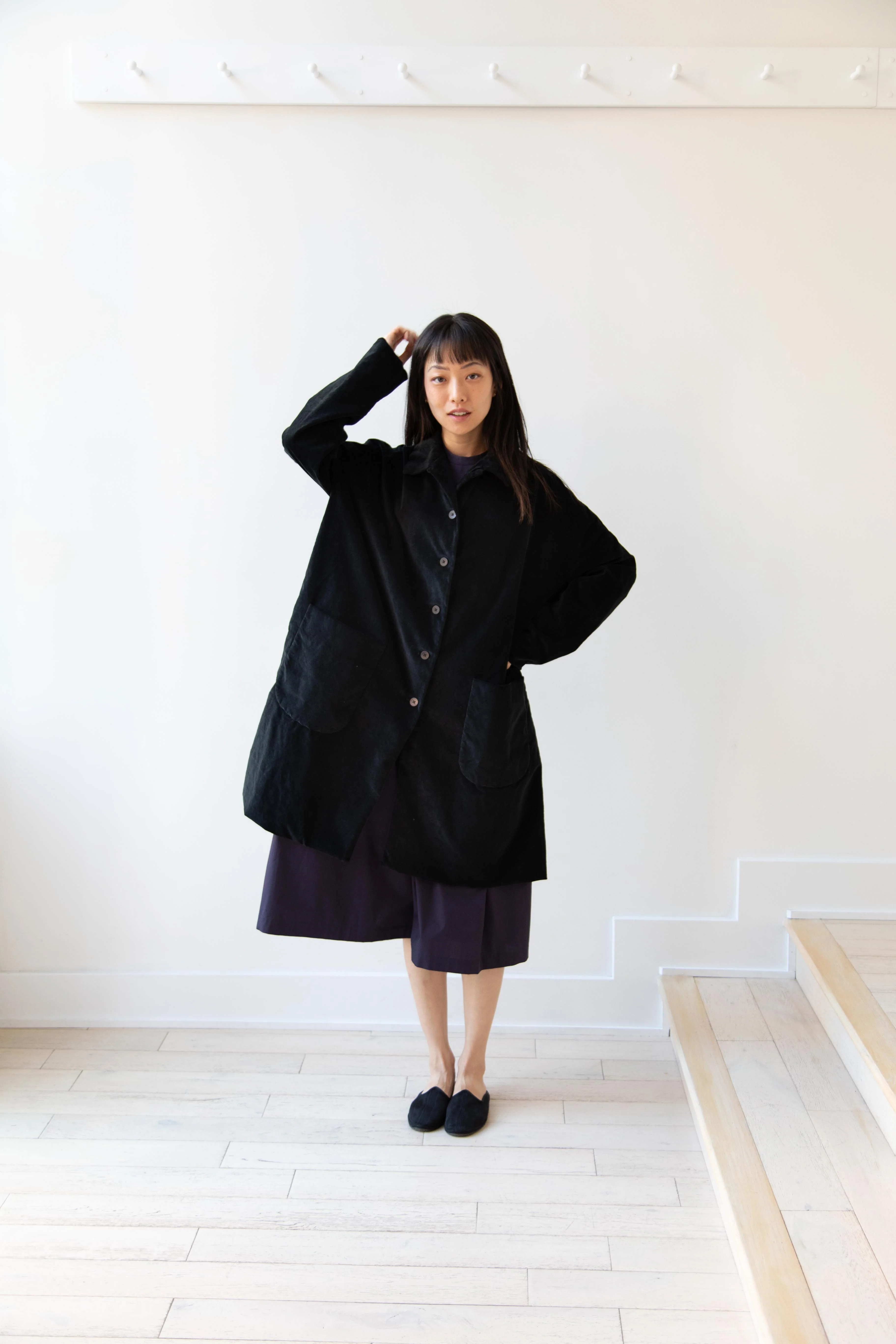 Album di Famiglia | Velvet Collar Coat in Black - Image 41