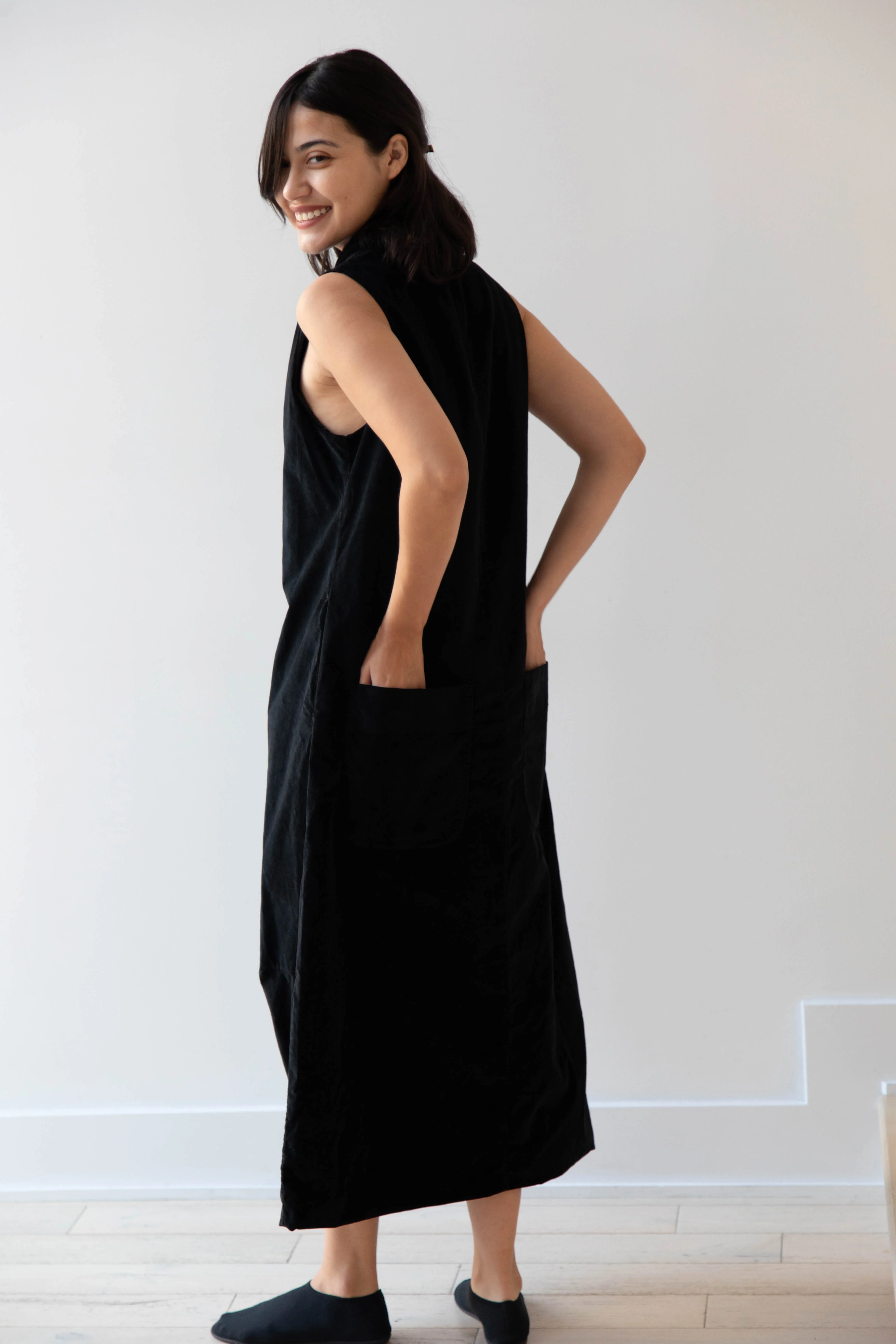 Album di Famiglia | Velvet Long Sleeveless Dress in Black - Image 10