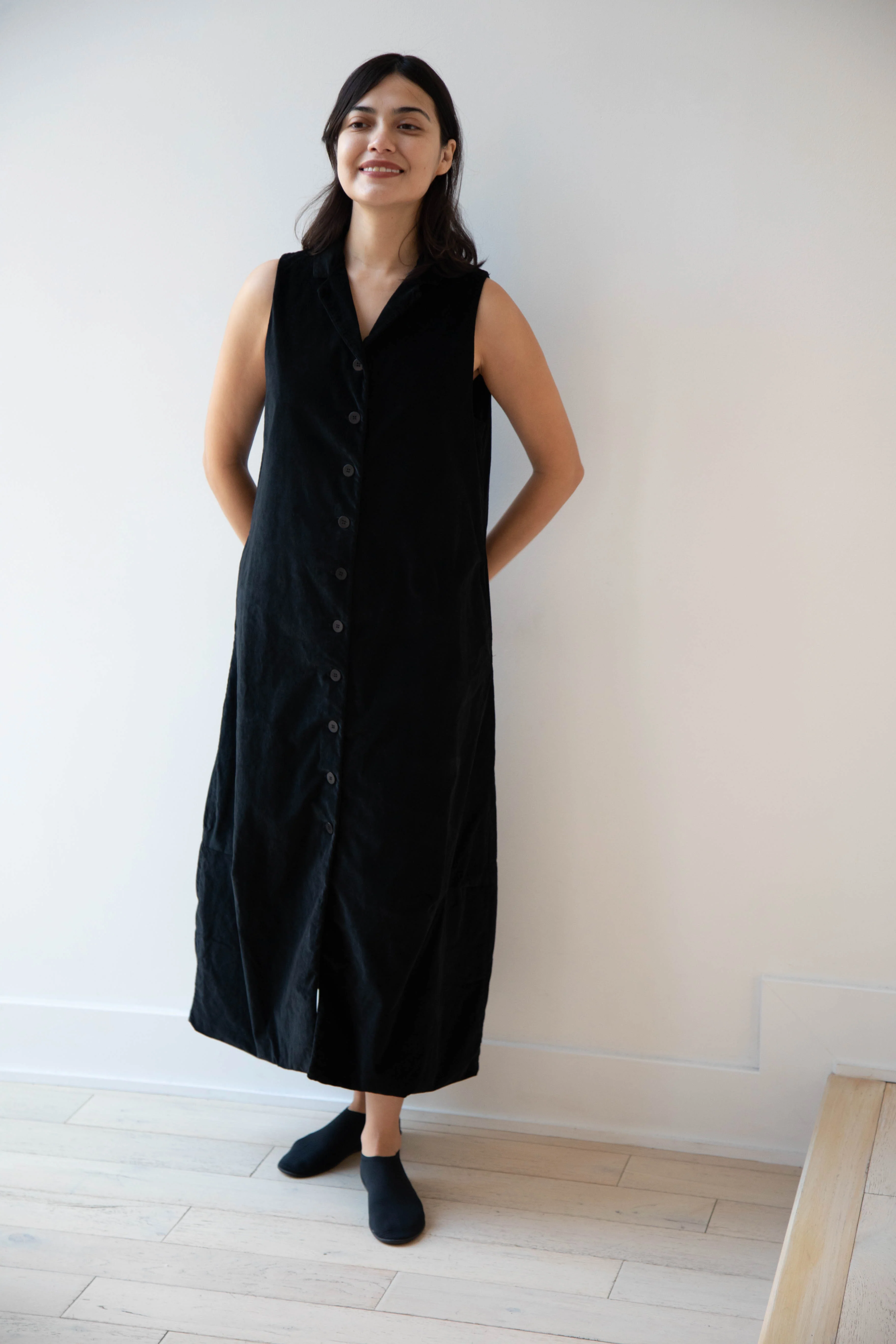 Album di Famiglia | Velvet Long Sleeveless Dress in Black - Image 13