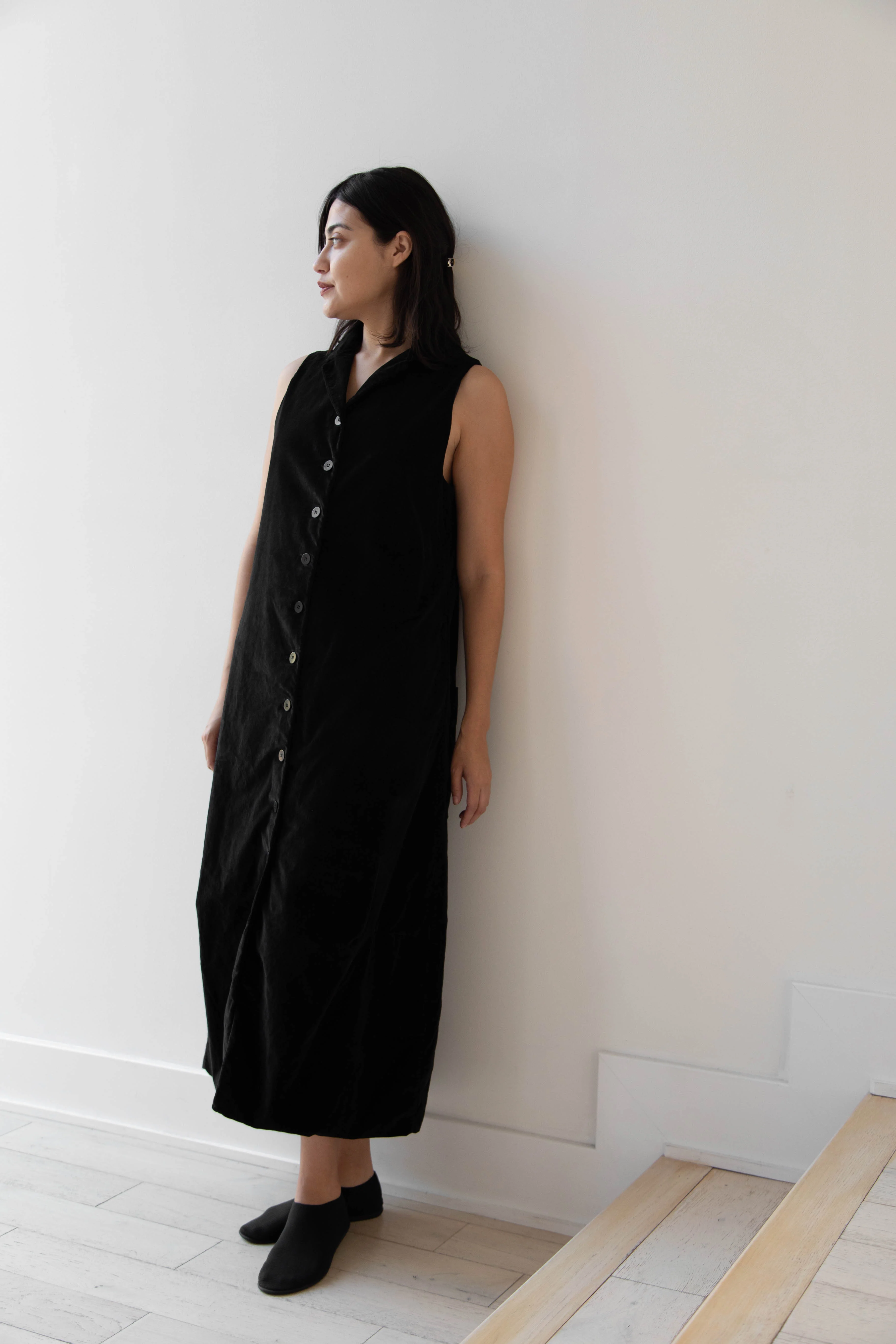 Album di Famiglia | Velvet Long Sleeveless Dress in Black - Image 15