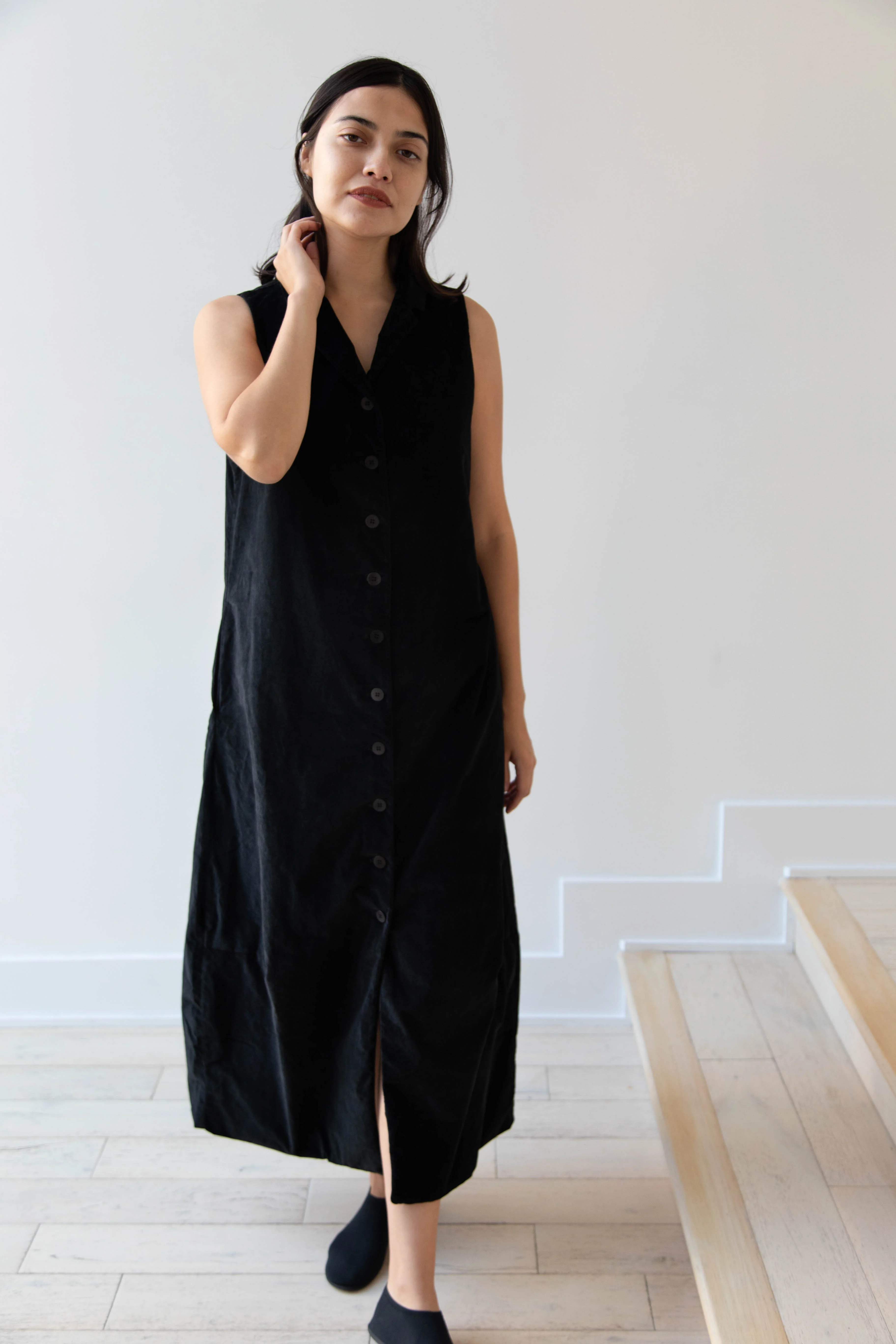 Album di Famiglia | Velvet Long Sleeveless Dress in Black - Image 24