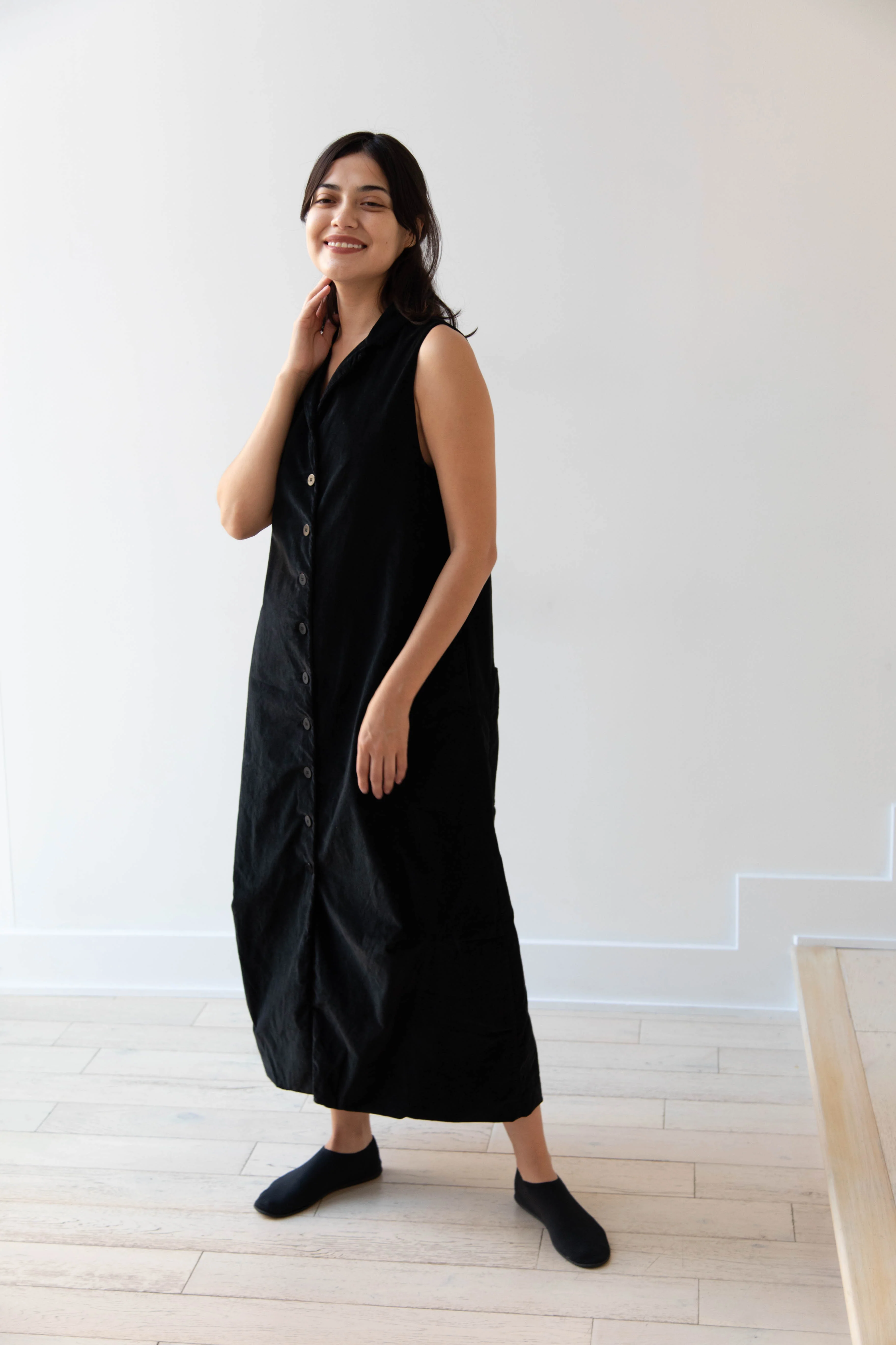 Album di Famiglia | Velvet Long Sleeveless Dress in Black - Image 25