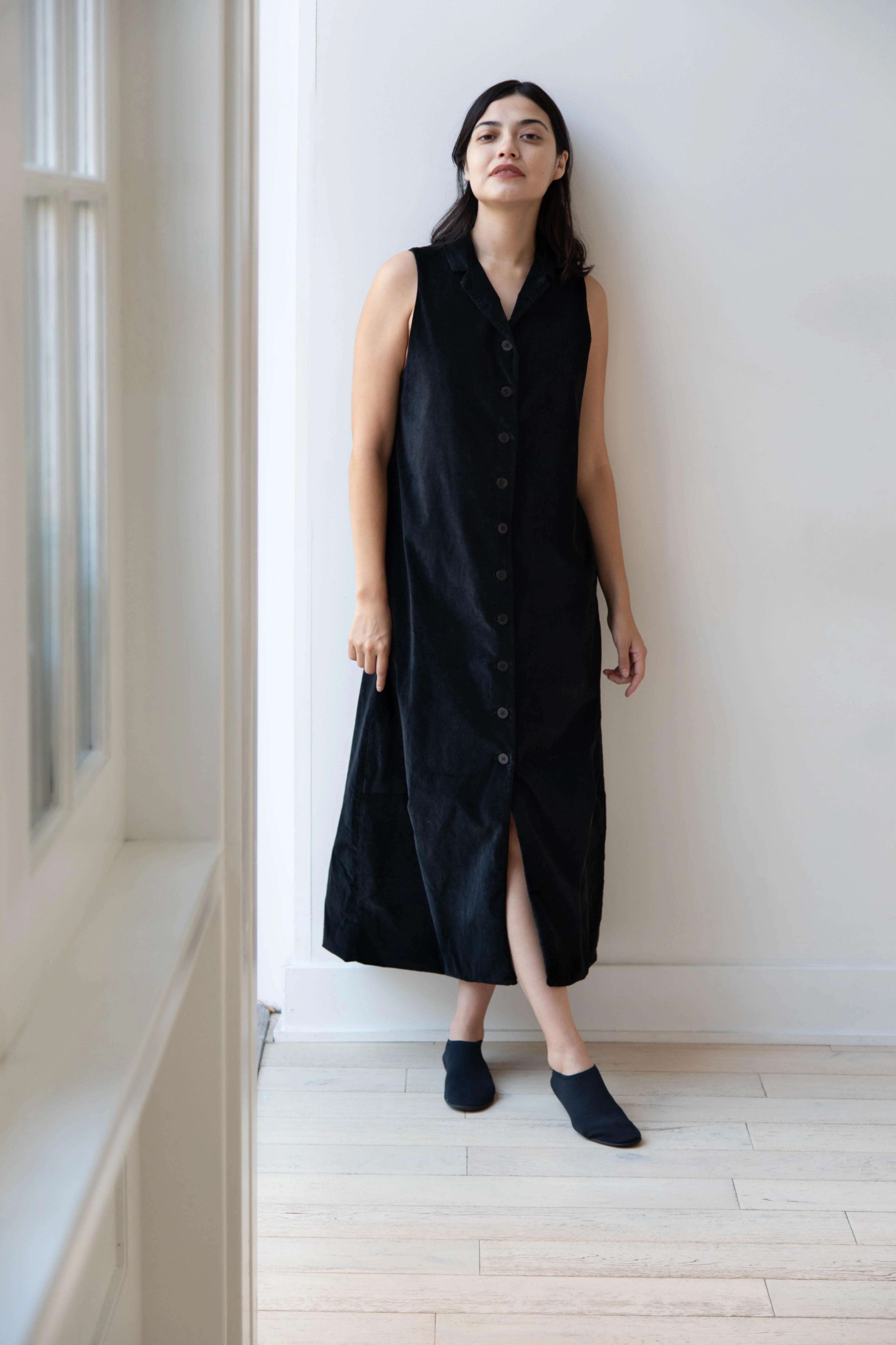 Album di Famiglia | Velvet Long Sleeveless Dress in Black - Image 31