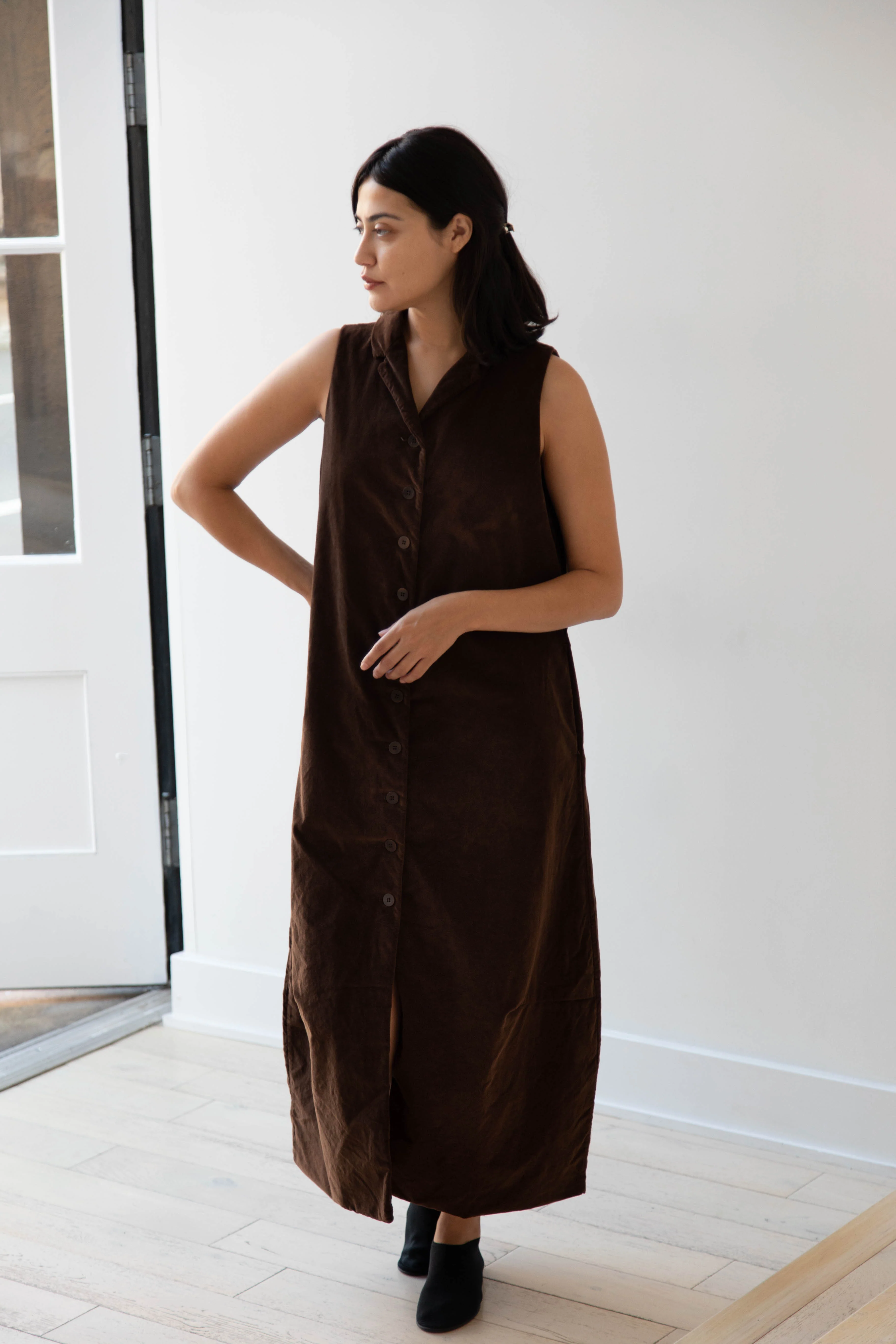 Album di Famiglia | Velvet Long Sleeveless Dress in Coffee - Image 18
