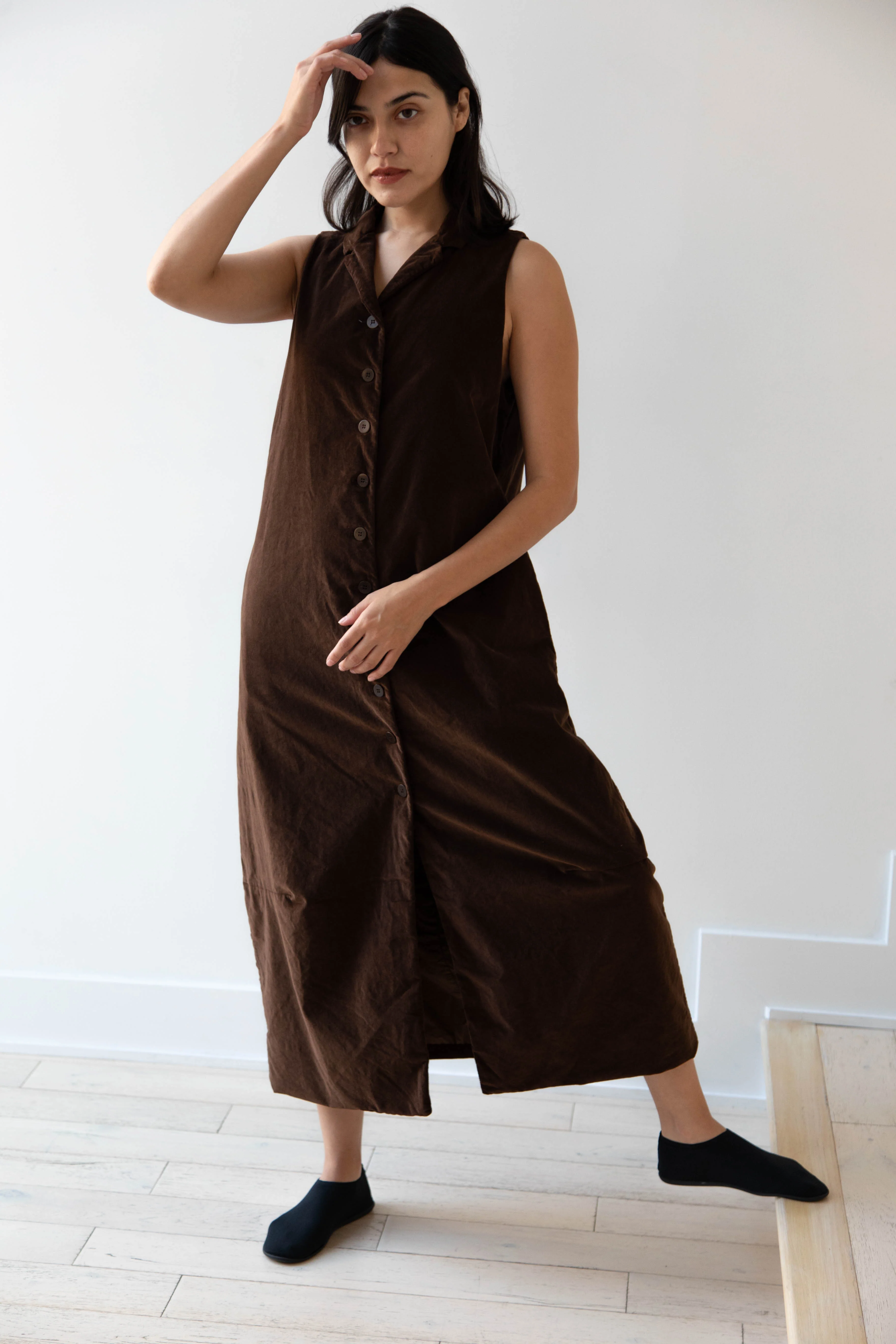Album di Famiglia | Velvet Long Sleeveless Dress in Coffee - Image 3
