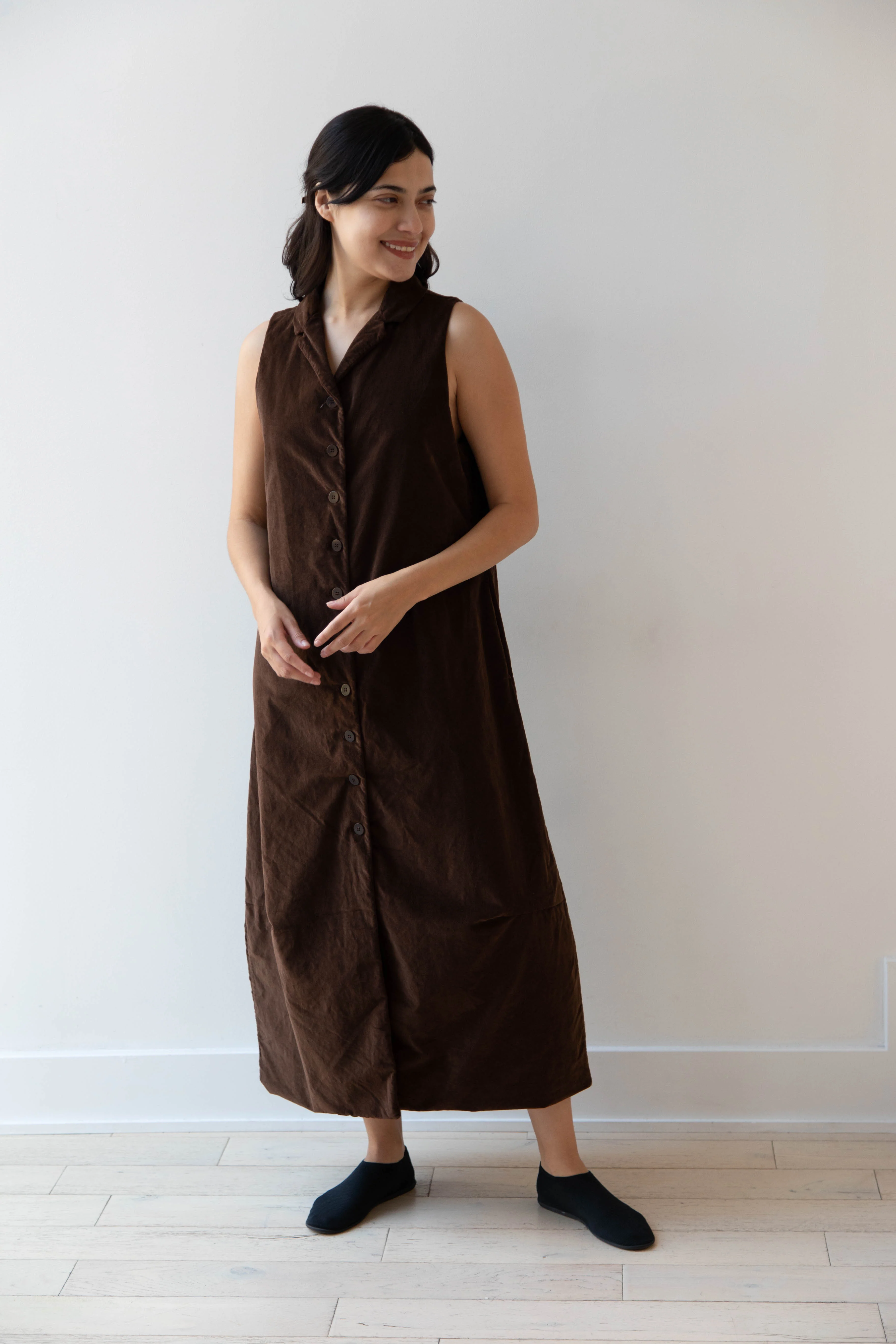 Album di Famiglia | Velvet Long Sleeveless Dress in Coffee - Image 6