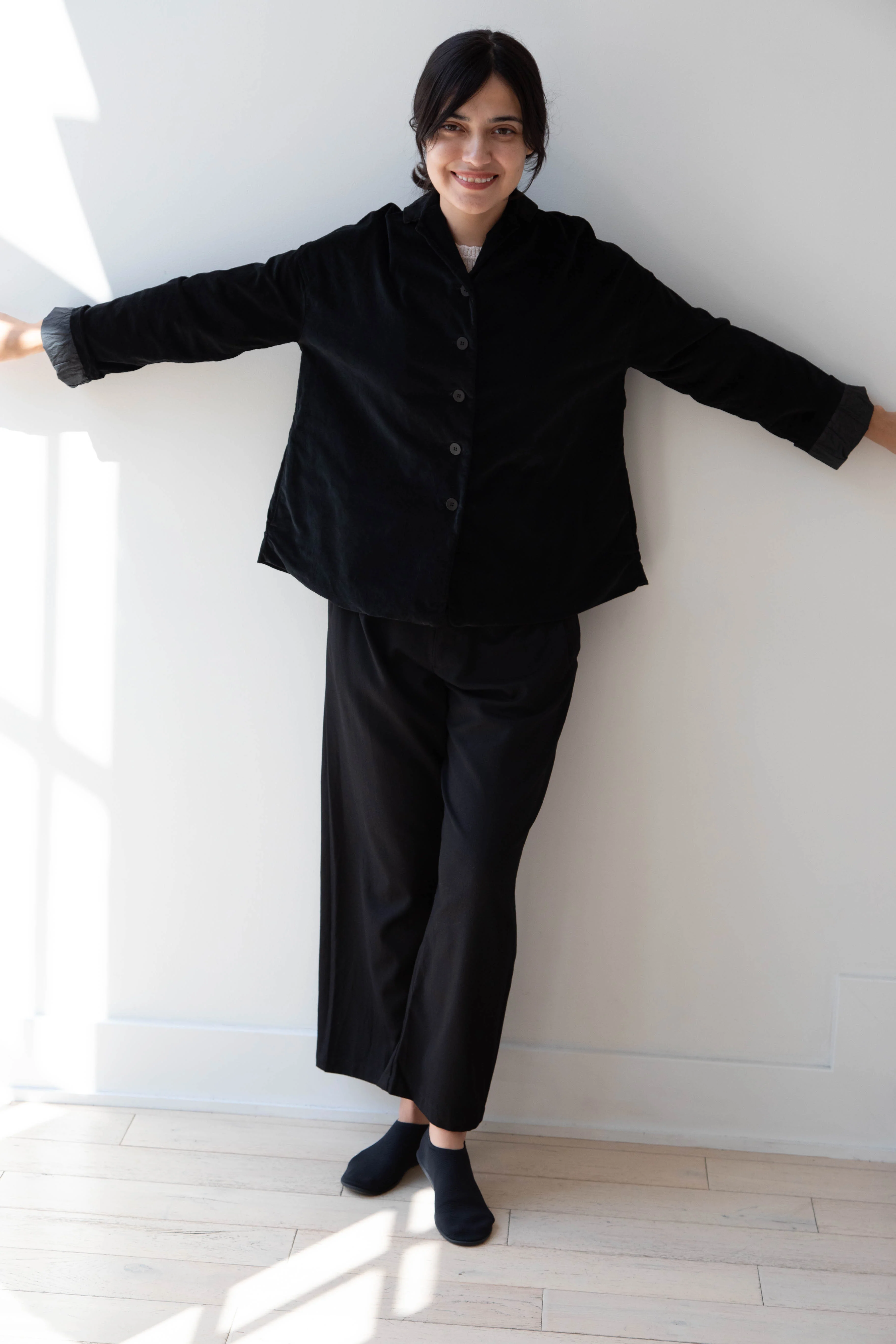 Album di Famiglia | Velvet Loose Blazer in Black - Image 30