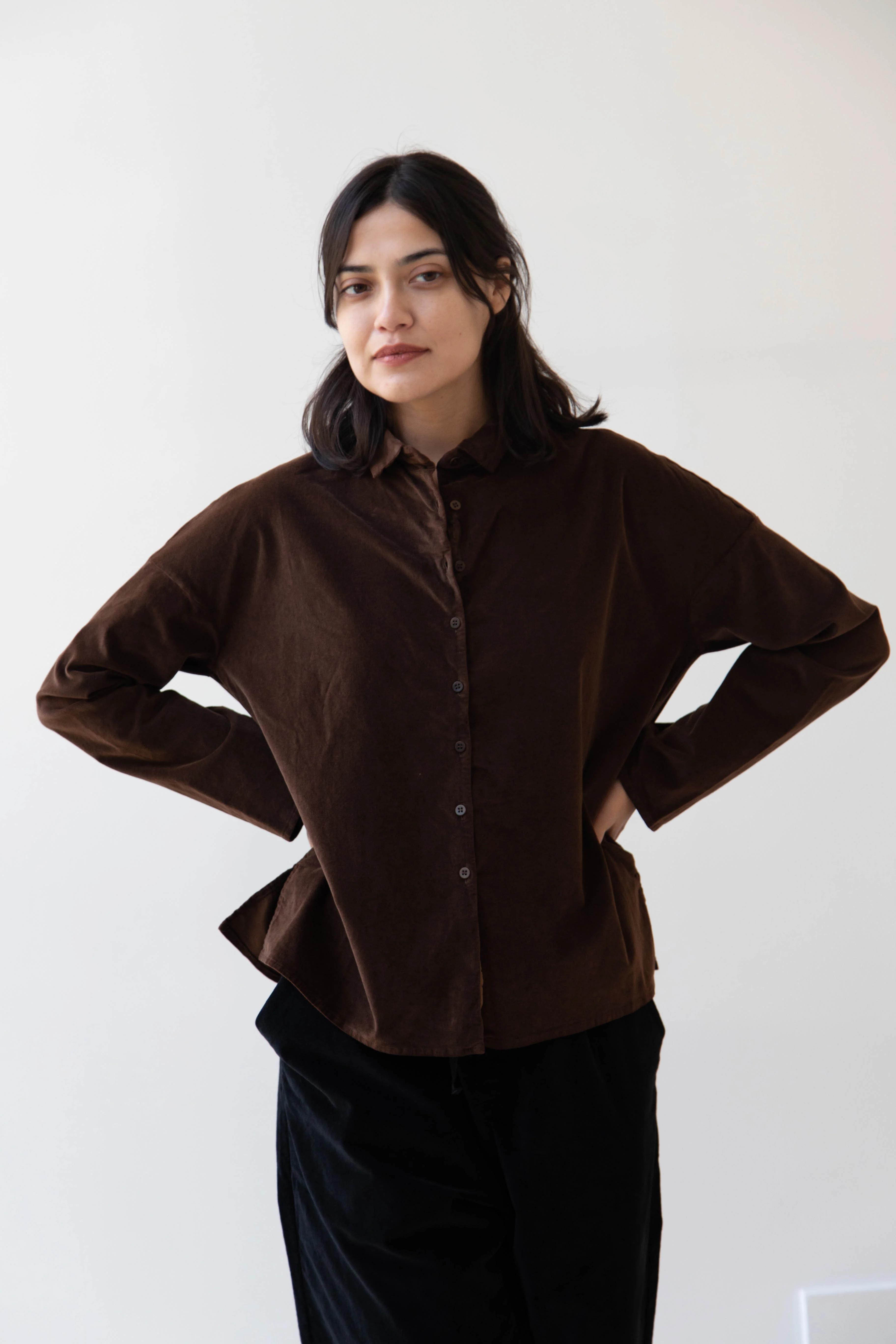 Album di Famiglia | Velvet Short Collar Shirt in Coffee - Image 24