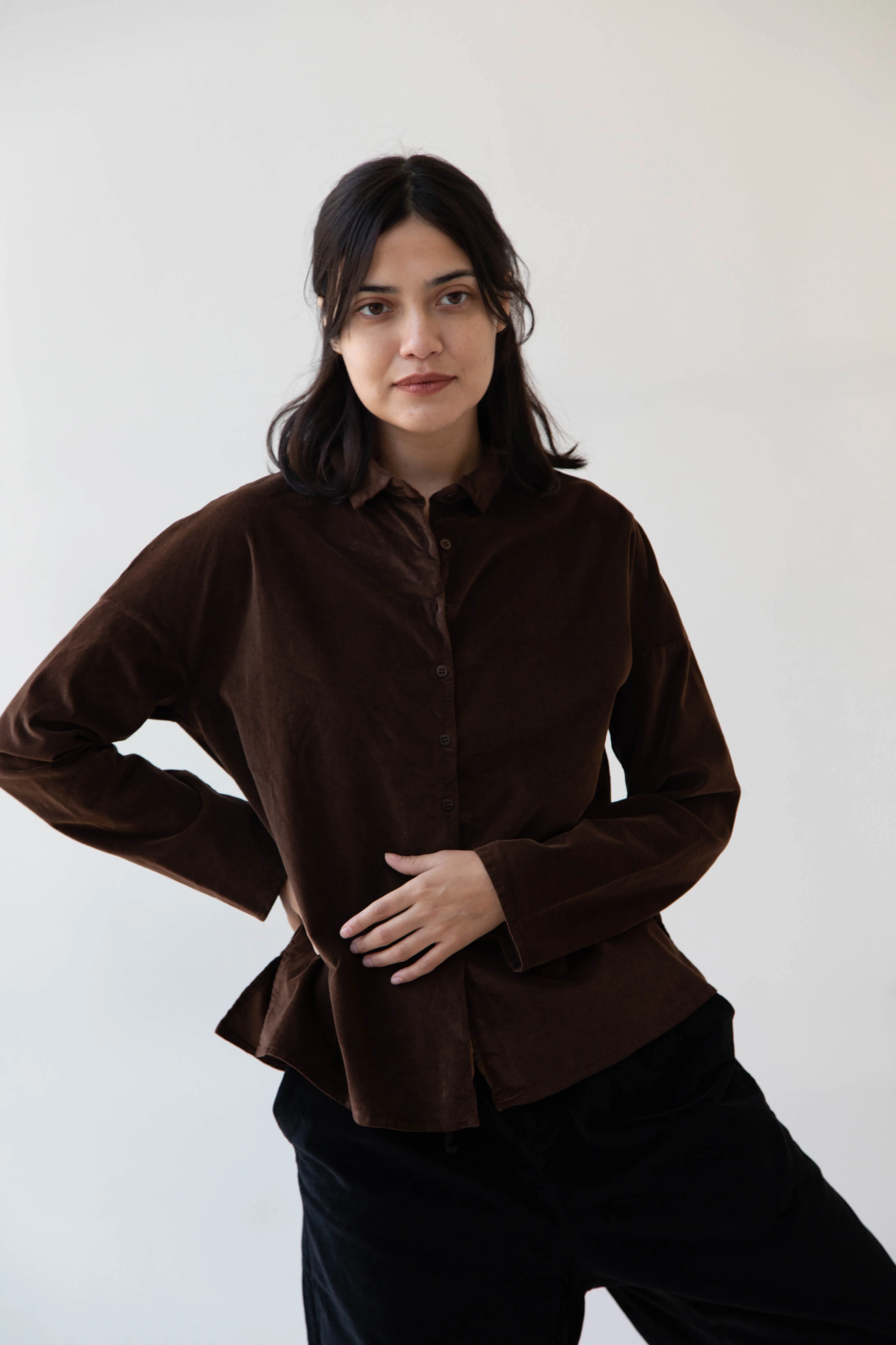 Album di Famiglia | Velvet Short Collar Shirt in Coffee - Image 25