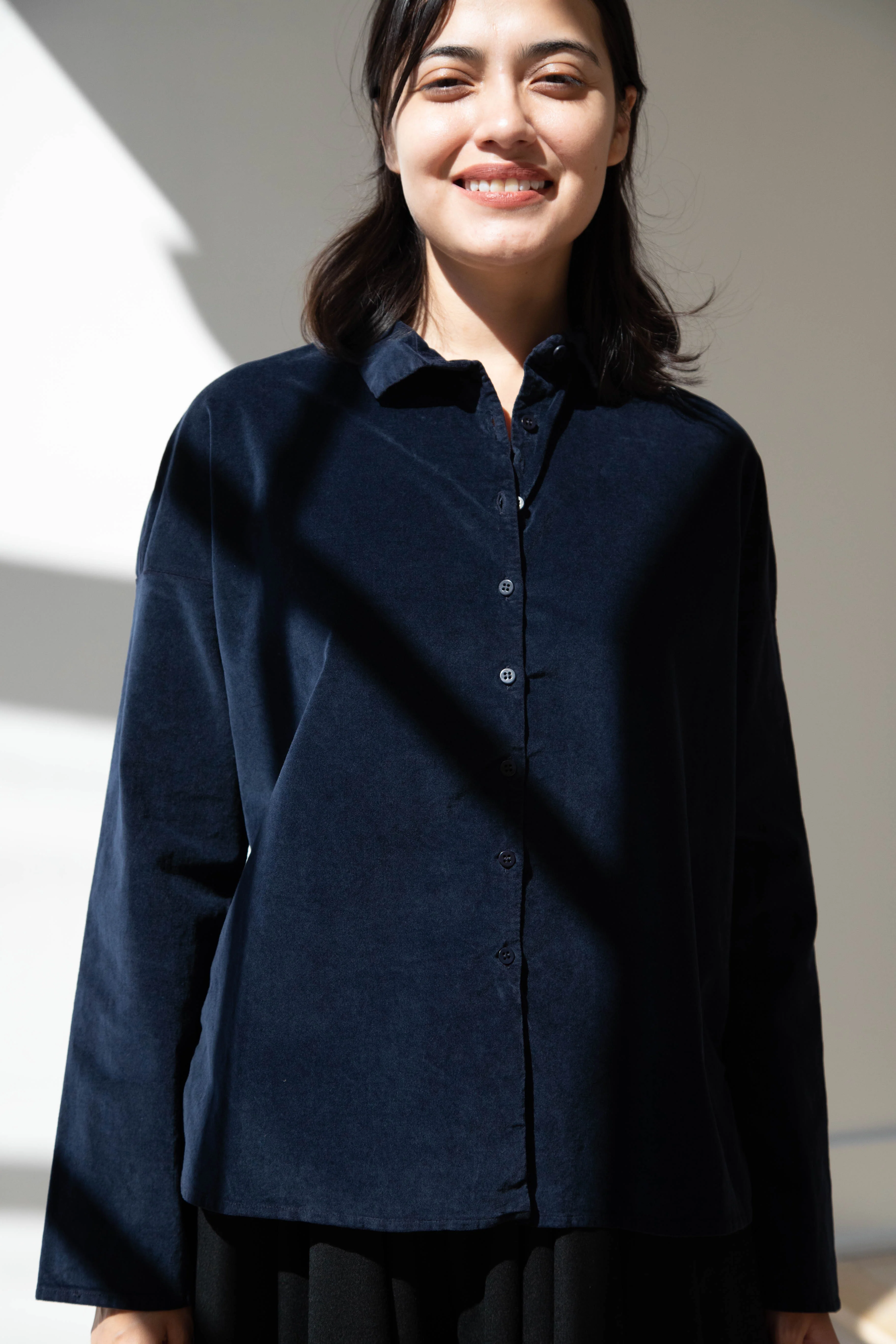 Album di Famiglia | Velvet Short Collar Shirt in Ink - Image 16