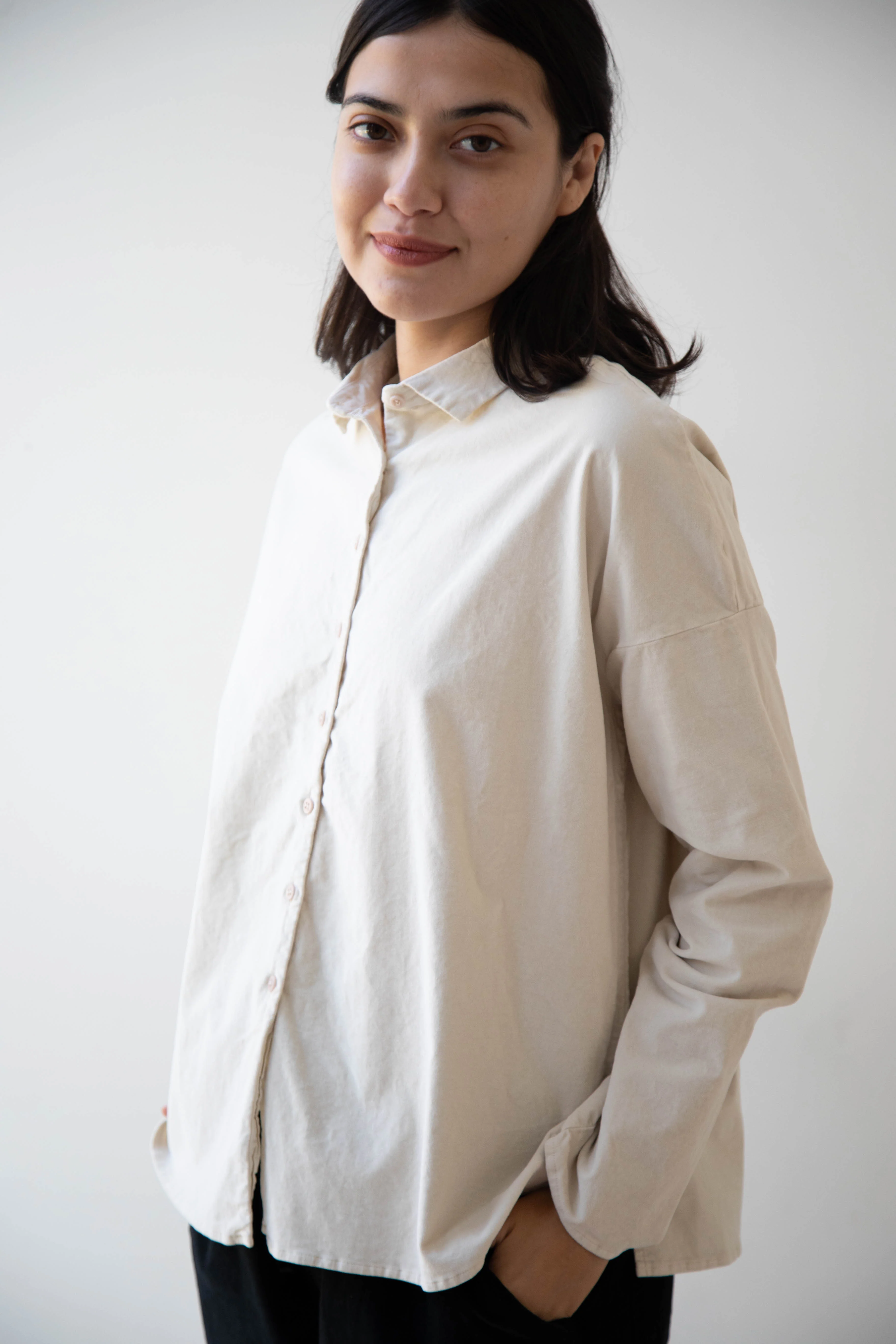 Album di Famiglia | Velvet Short Collar Shirt in Off White - Image 15