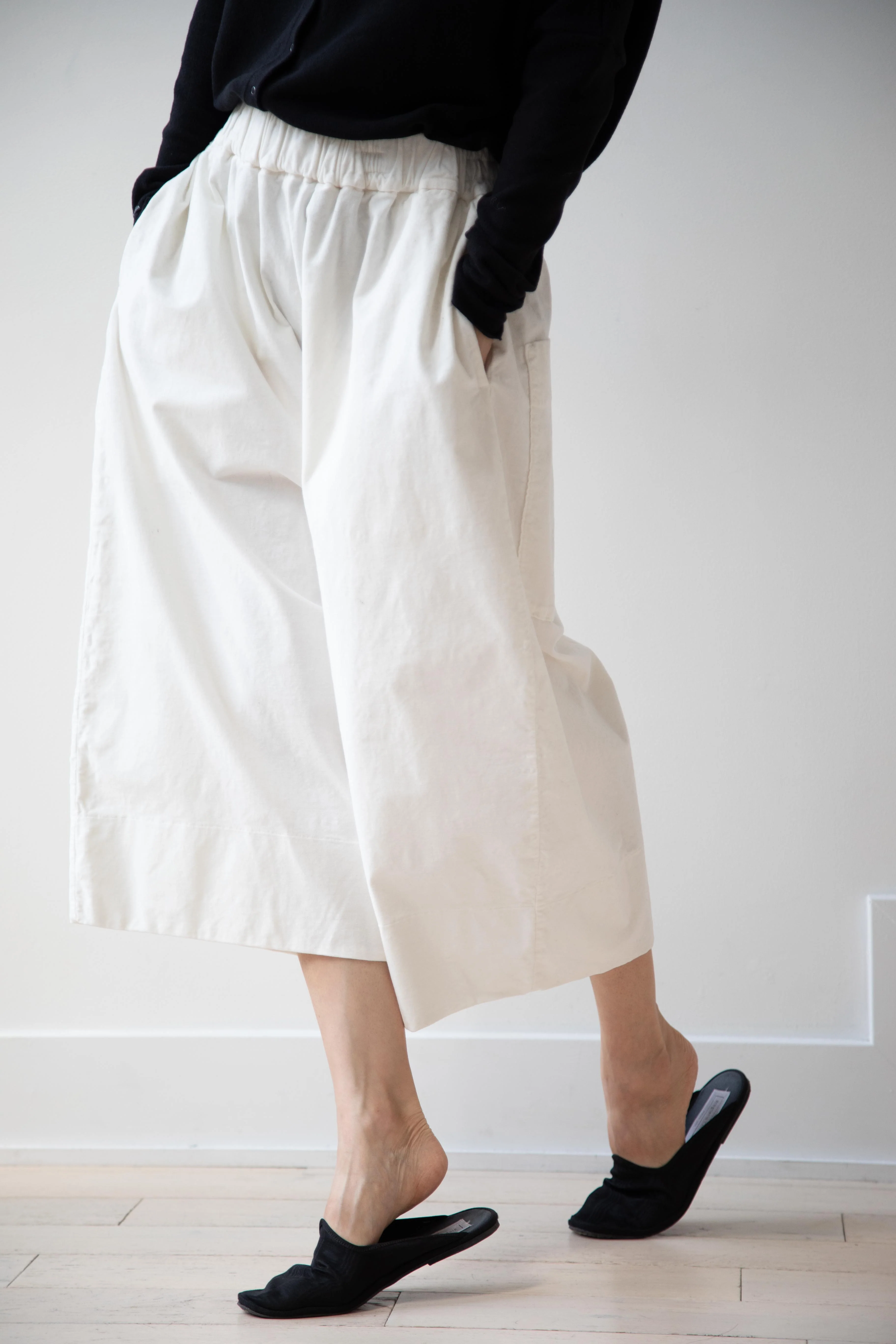 Album di Famiglia | Velvet Wide Trousers in Milk - Image 9