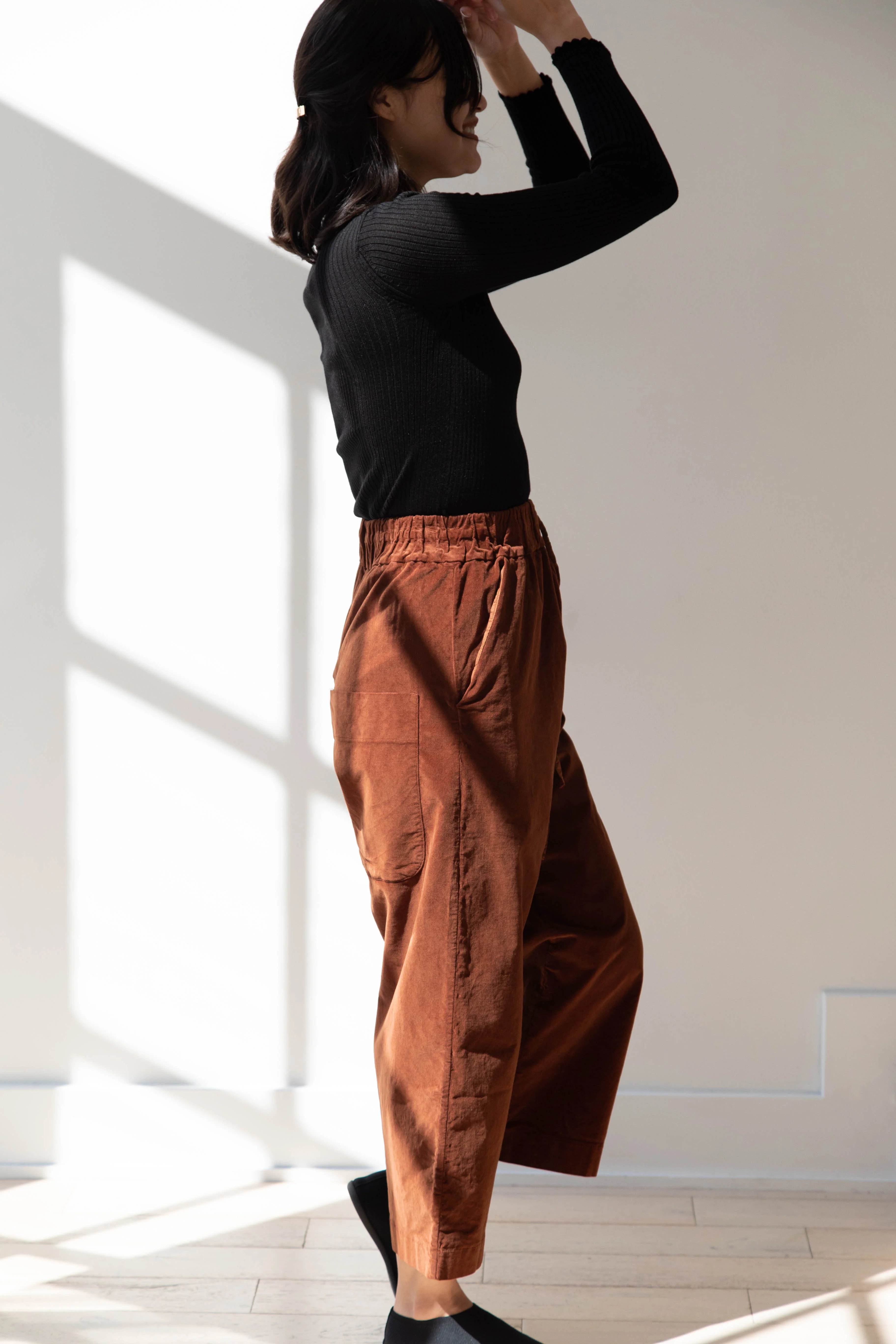 Album di Famiglia | Velvet Wide & Short Trousers in Rust - Image 12