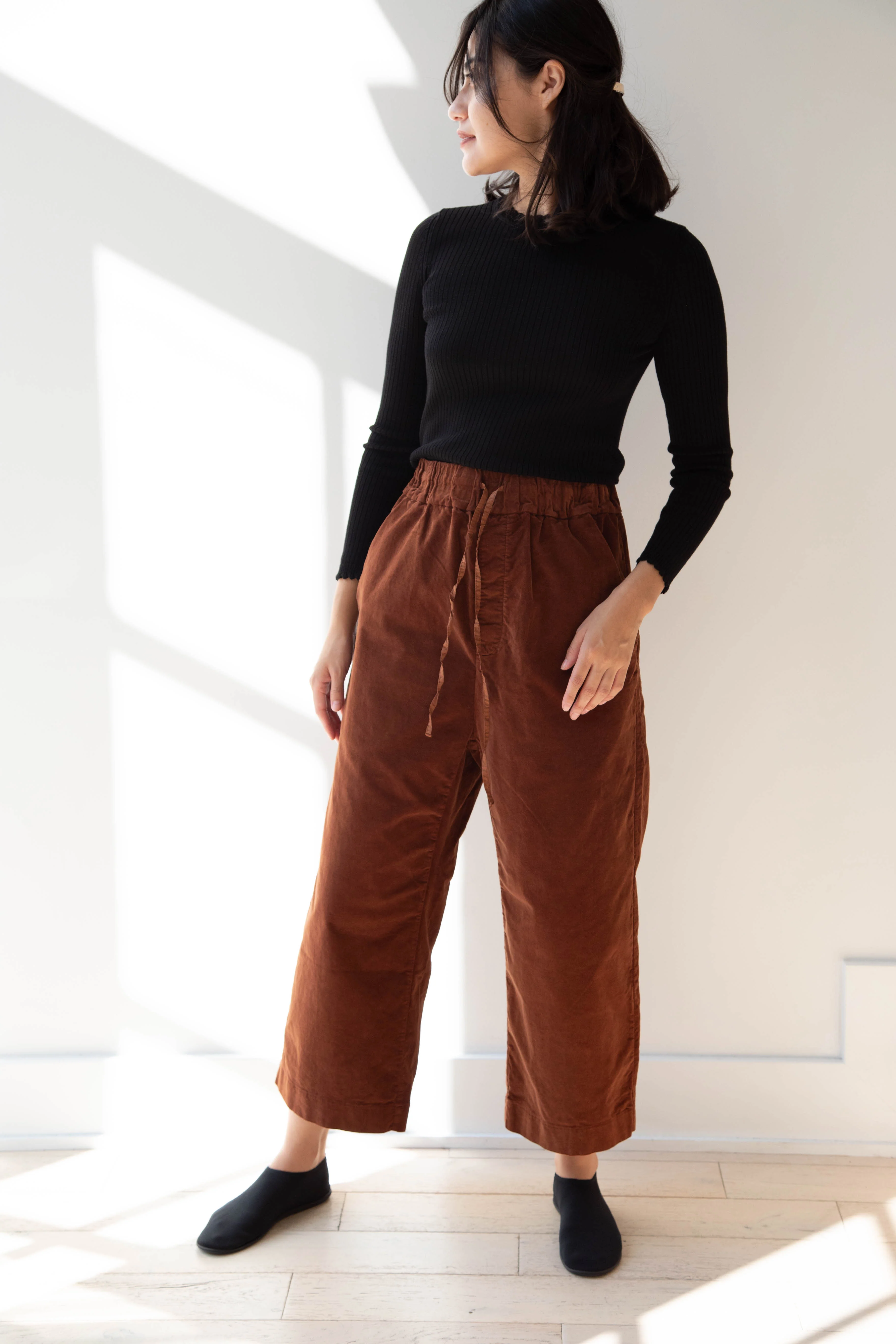 Album di Famiglia | Velvet Wide & Short Trousers in Rust - Image 18