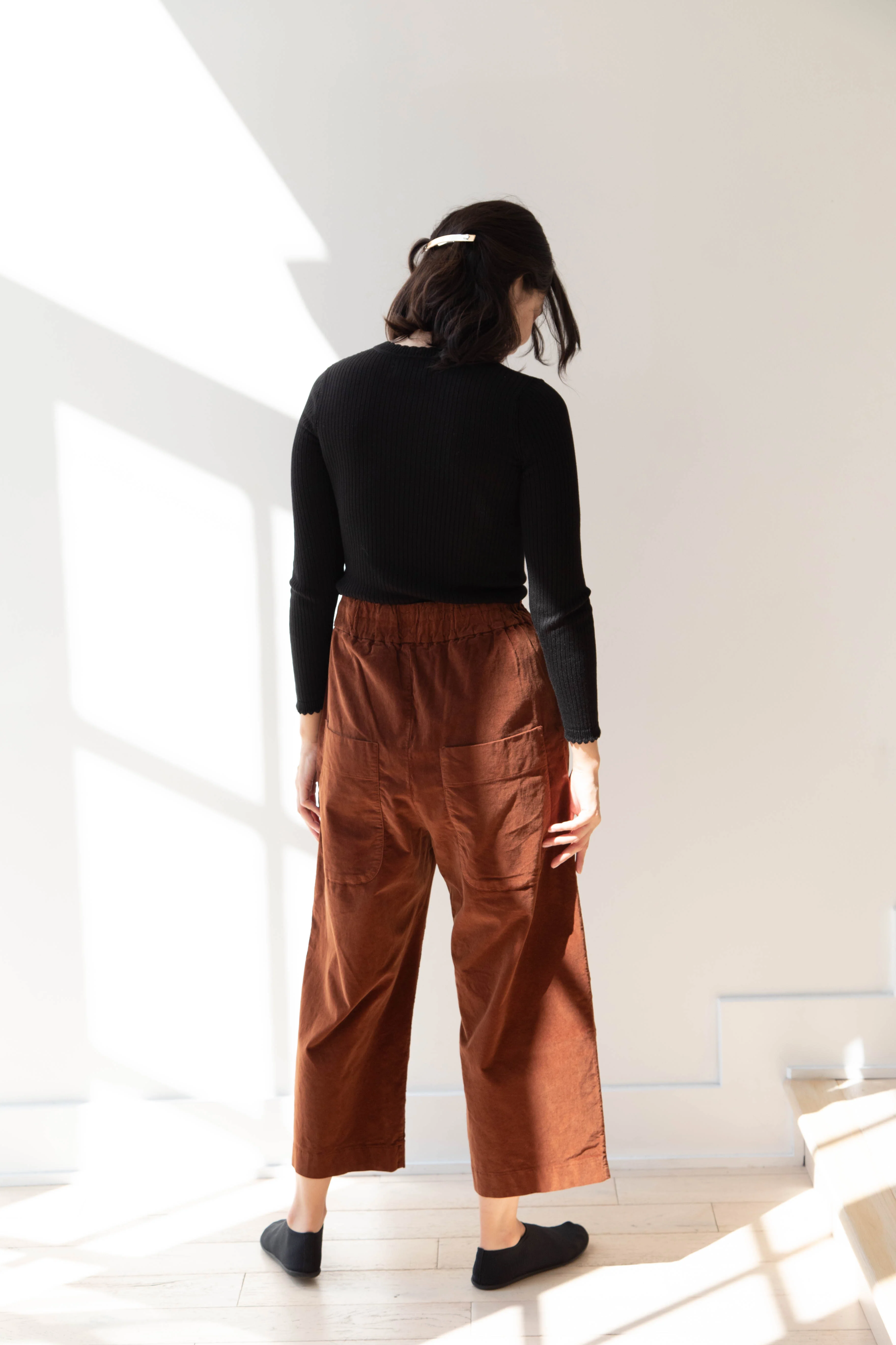 Album di Famiglia | Velvet Wide & Short Trousers in Rust - Image 4