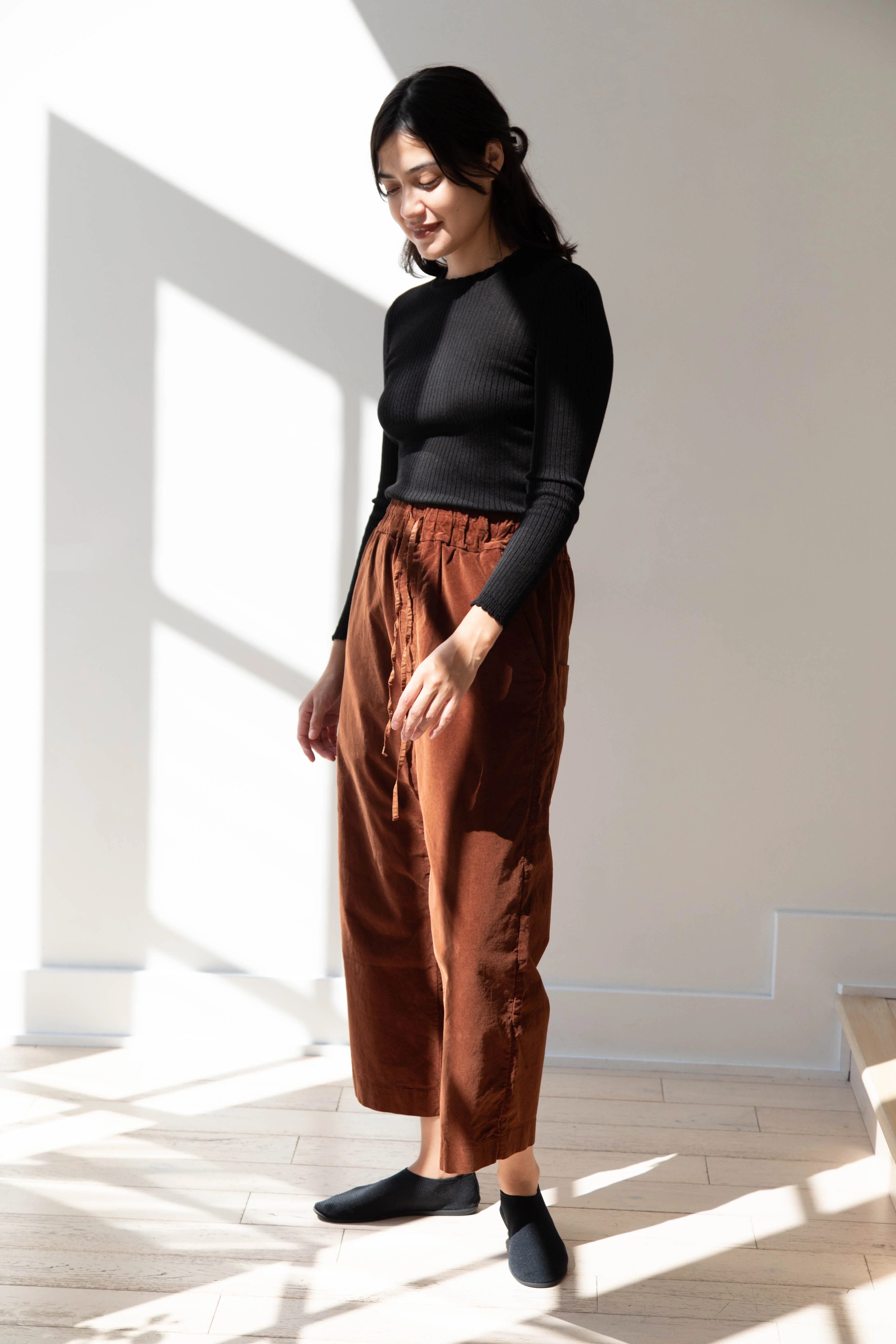 Album di Famiglia | Velvet Wide & Short Trousers in Rust - Image 9