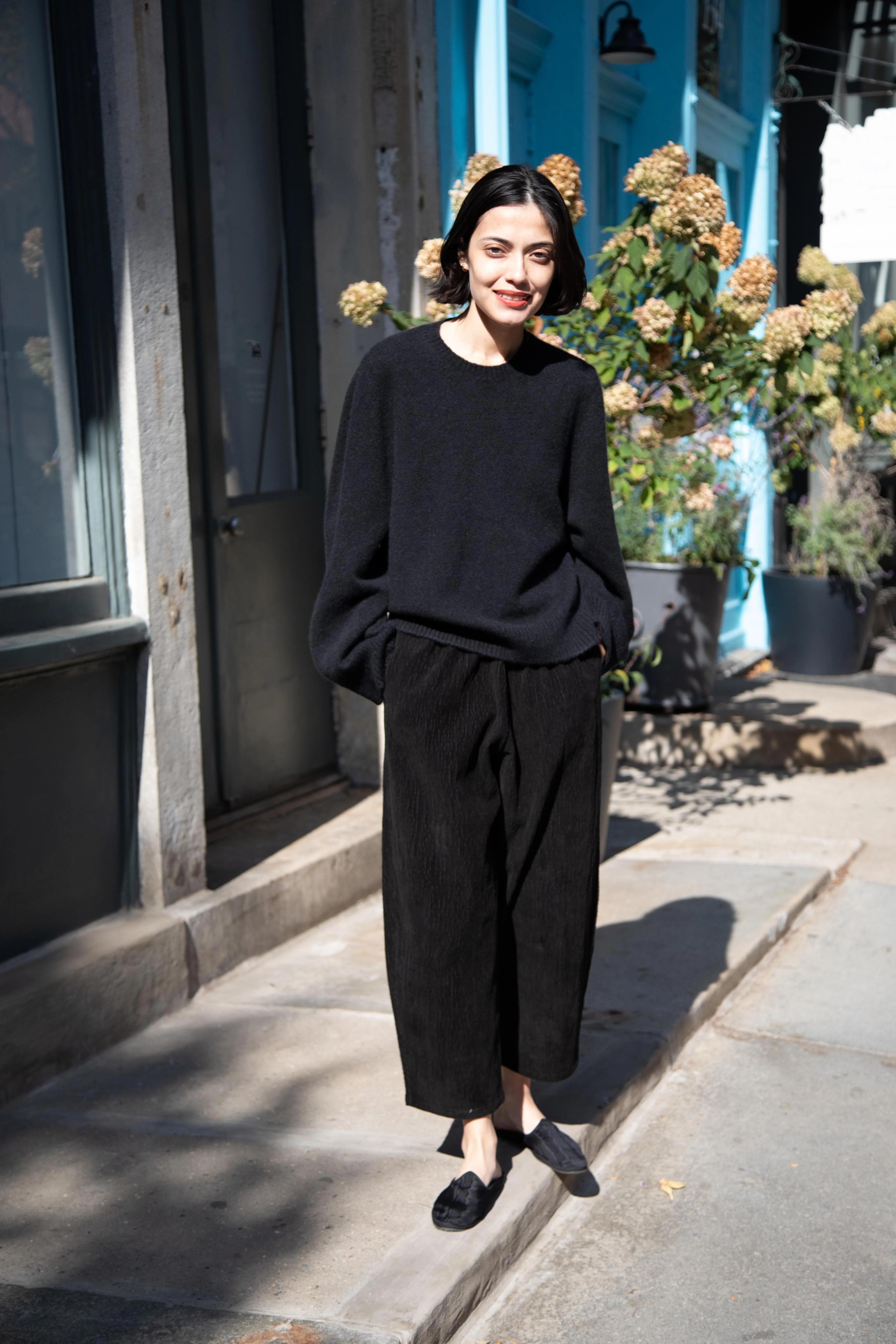 Apuntob | Corduroy Trouser in Cotton Black - Image 2