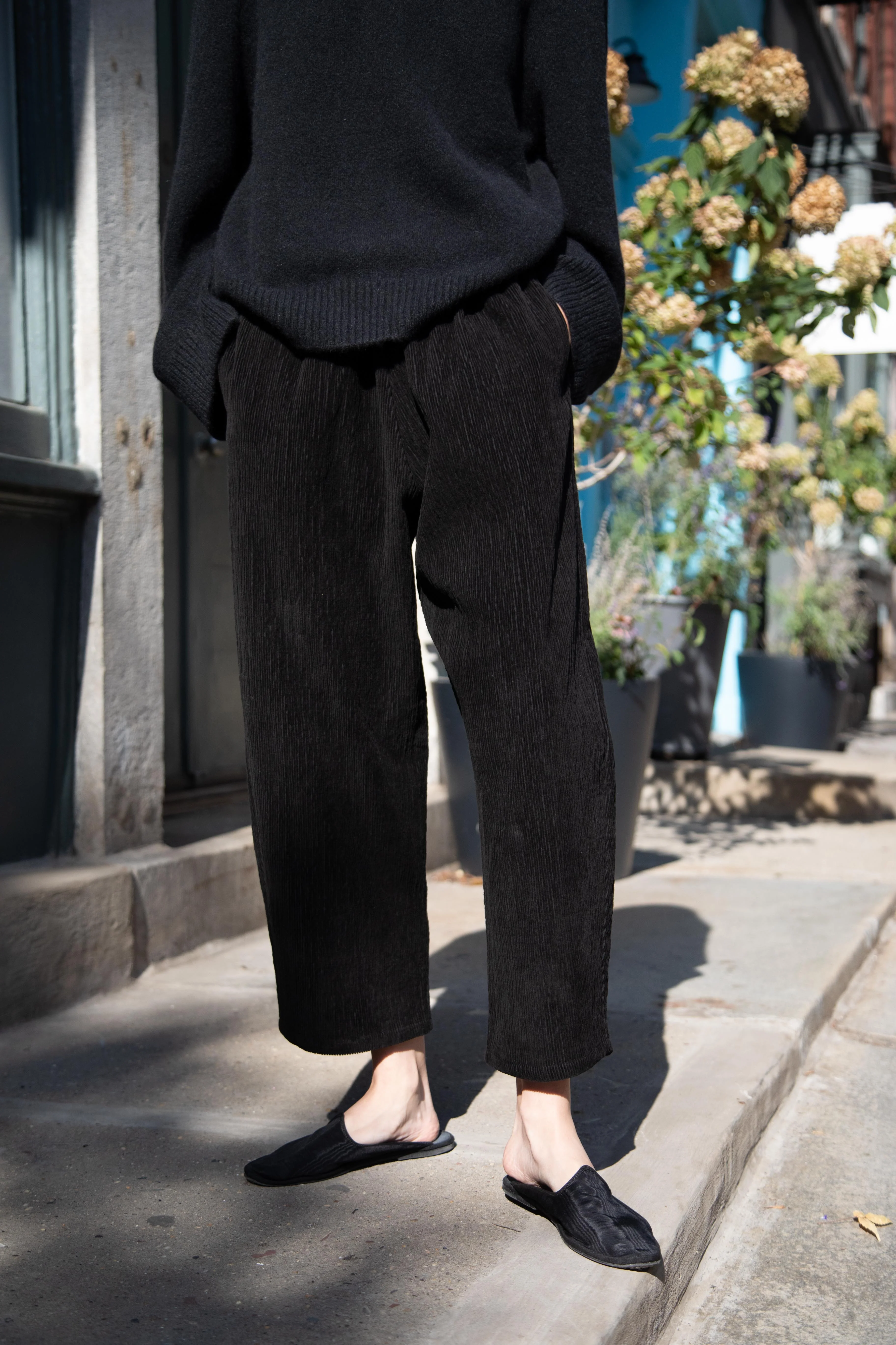 Apuntob | Corduroy Trouser in Cotton Black - Image 24