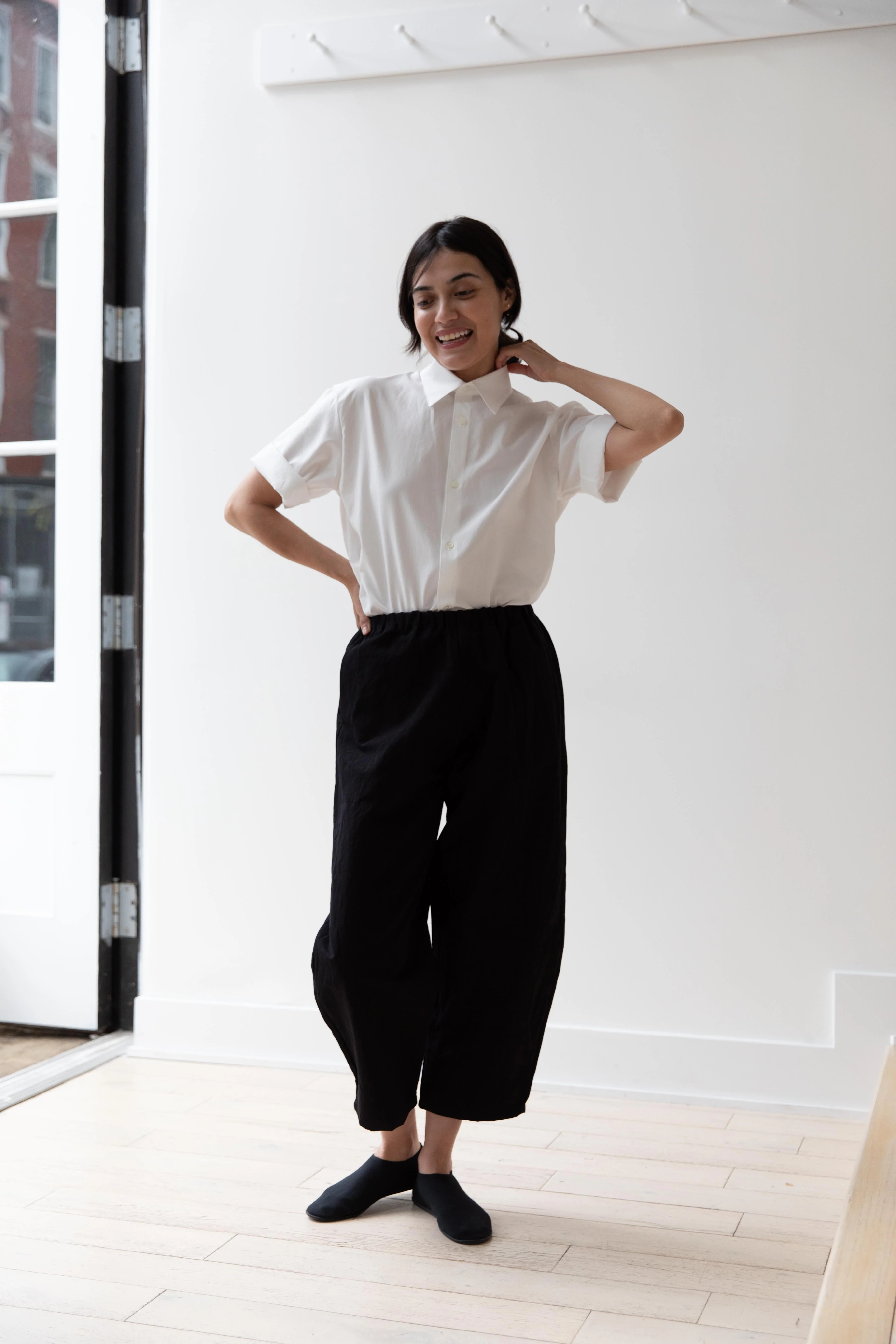 Apuntob | Curved Trousers in Black - Image 6