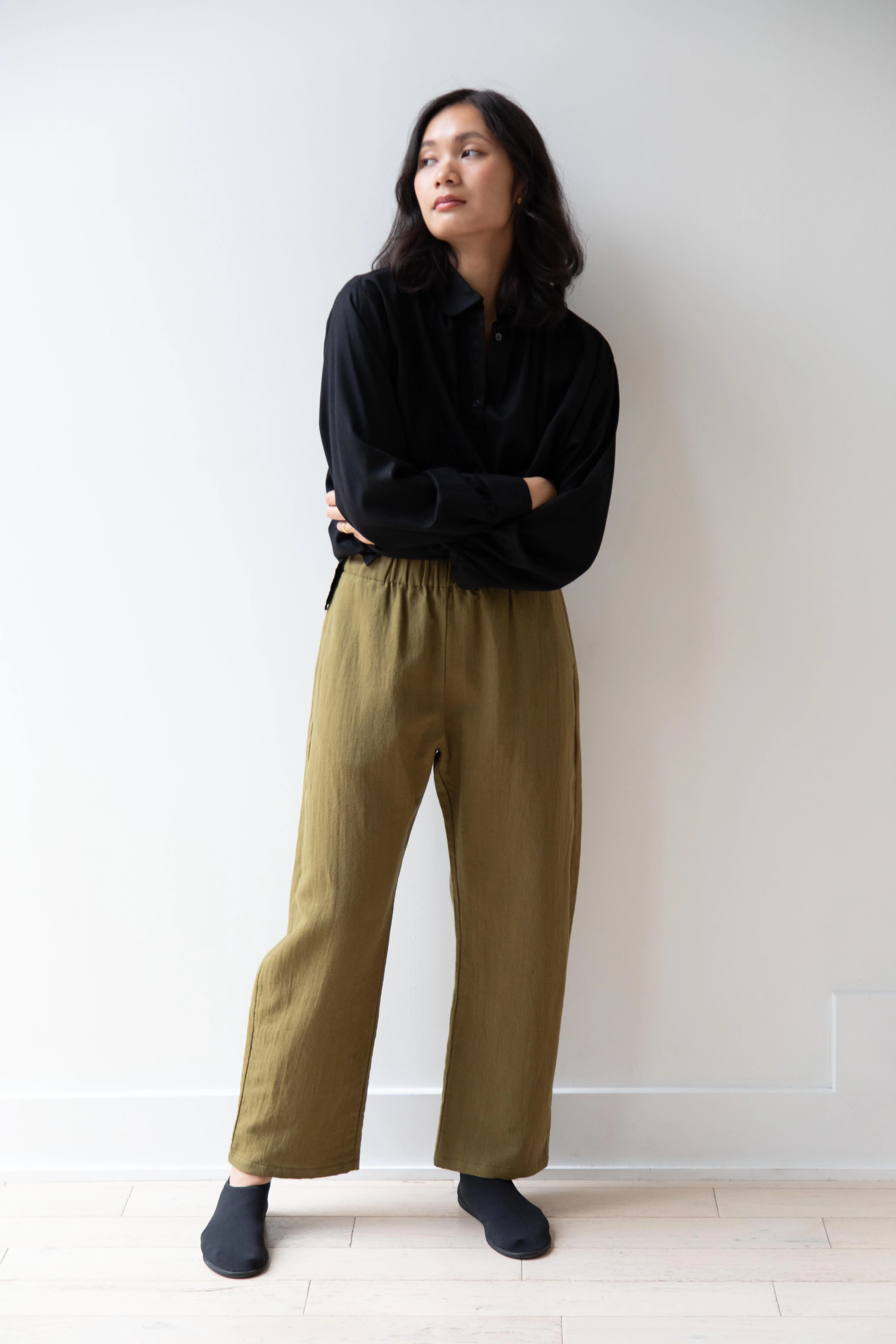 Apuntob | Curved Wool Linen Trouser in Forest - Image 13