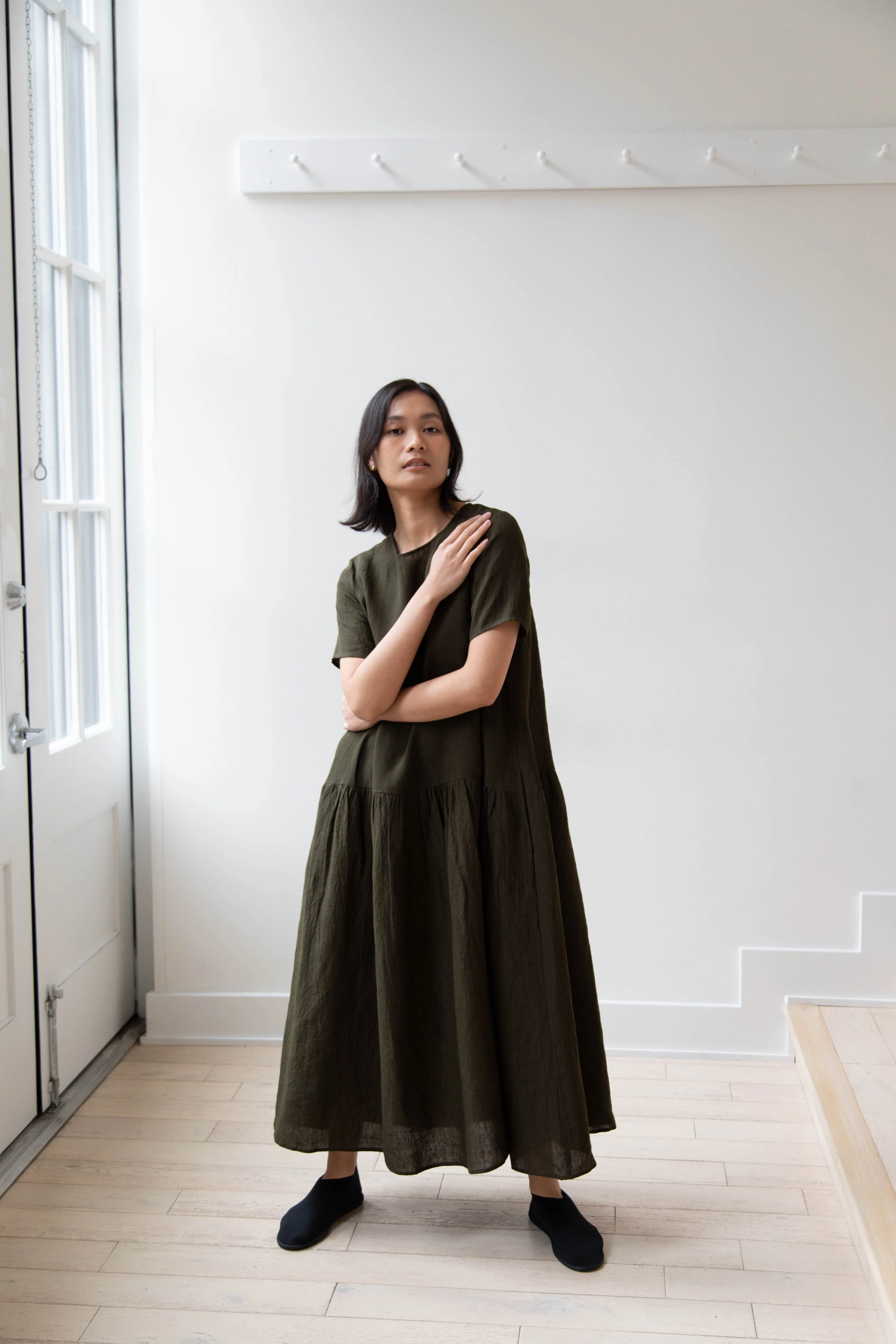 Apuntob | Linen Dress in Olive Green - Image 24