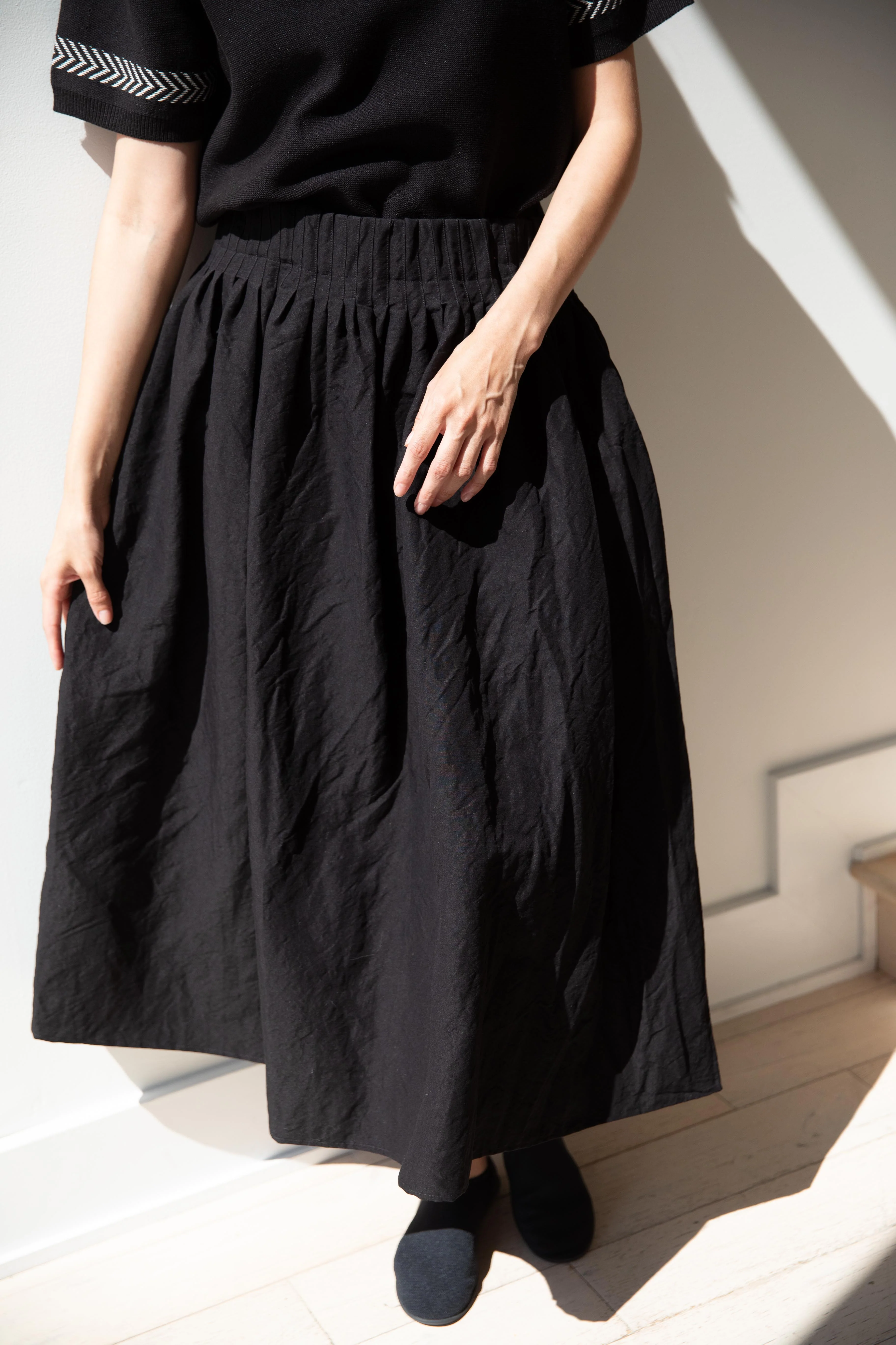 Apuntob | Linen Viscose Skirt in Black - Image 18