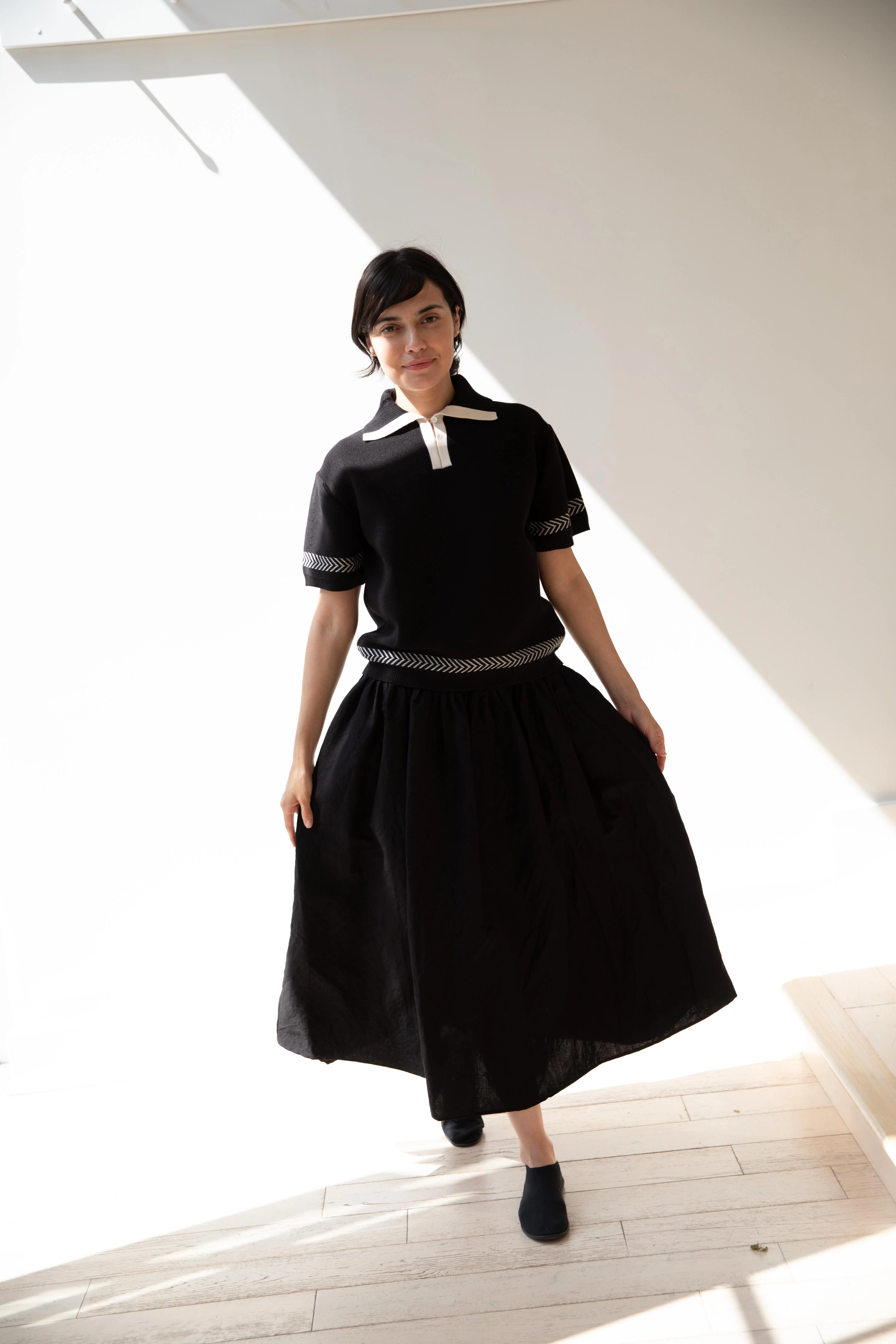 Apuntob | Linen Viscose Skirt in Black - Image 31