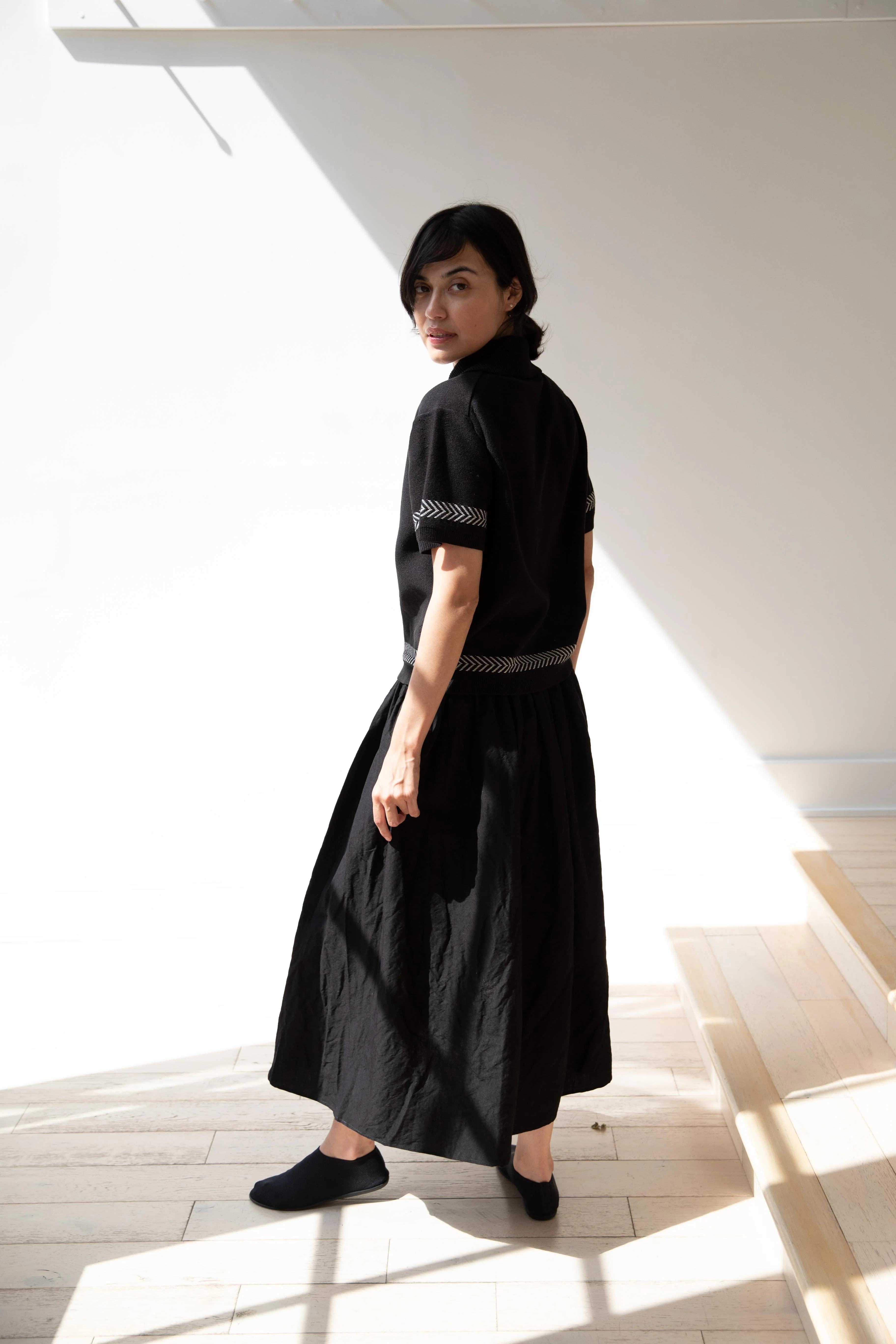 Apuntob | Linen Viscose Skirt in Black - Image 8