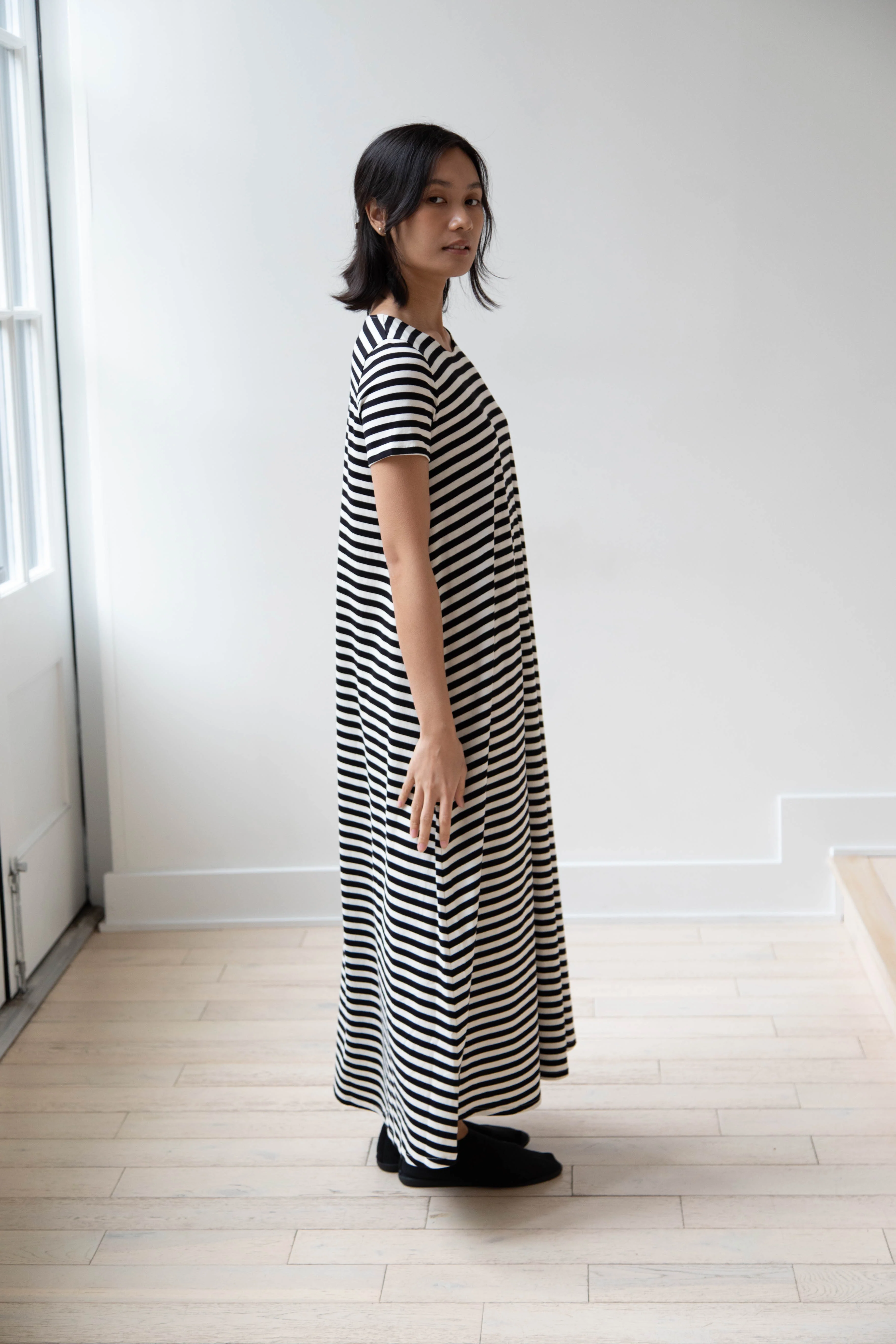 Apuntob | Striped Jersey T-Shirt Dress in Black & White - Image 15
