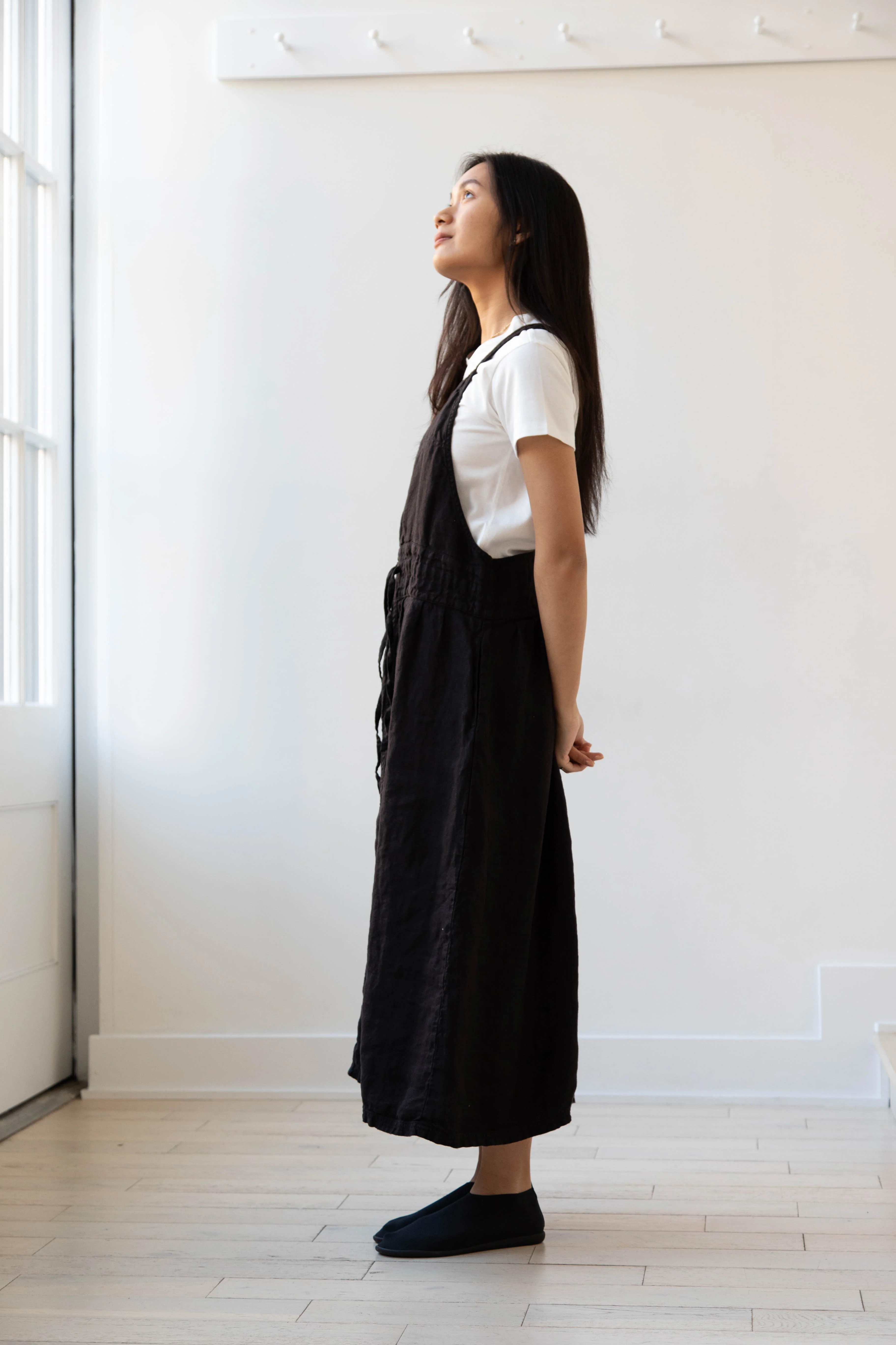 Armen | Linen Apron Dress in Black - Image 13