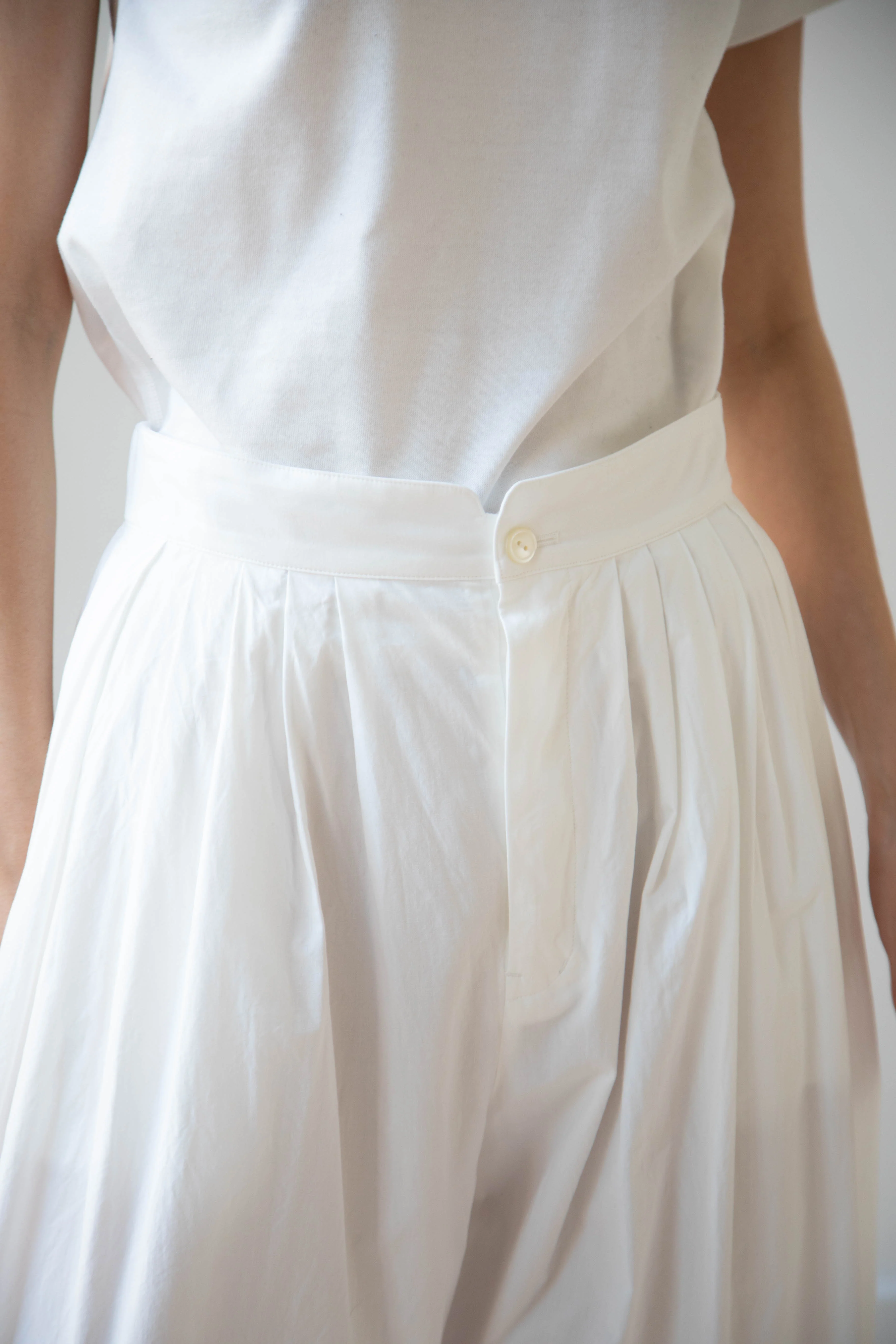 Arts & Science | Front Tuck Back Gum Pants in Off White Cotton - Image 31