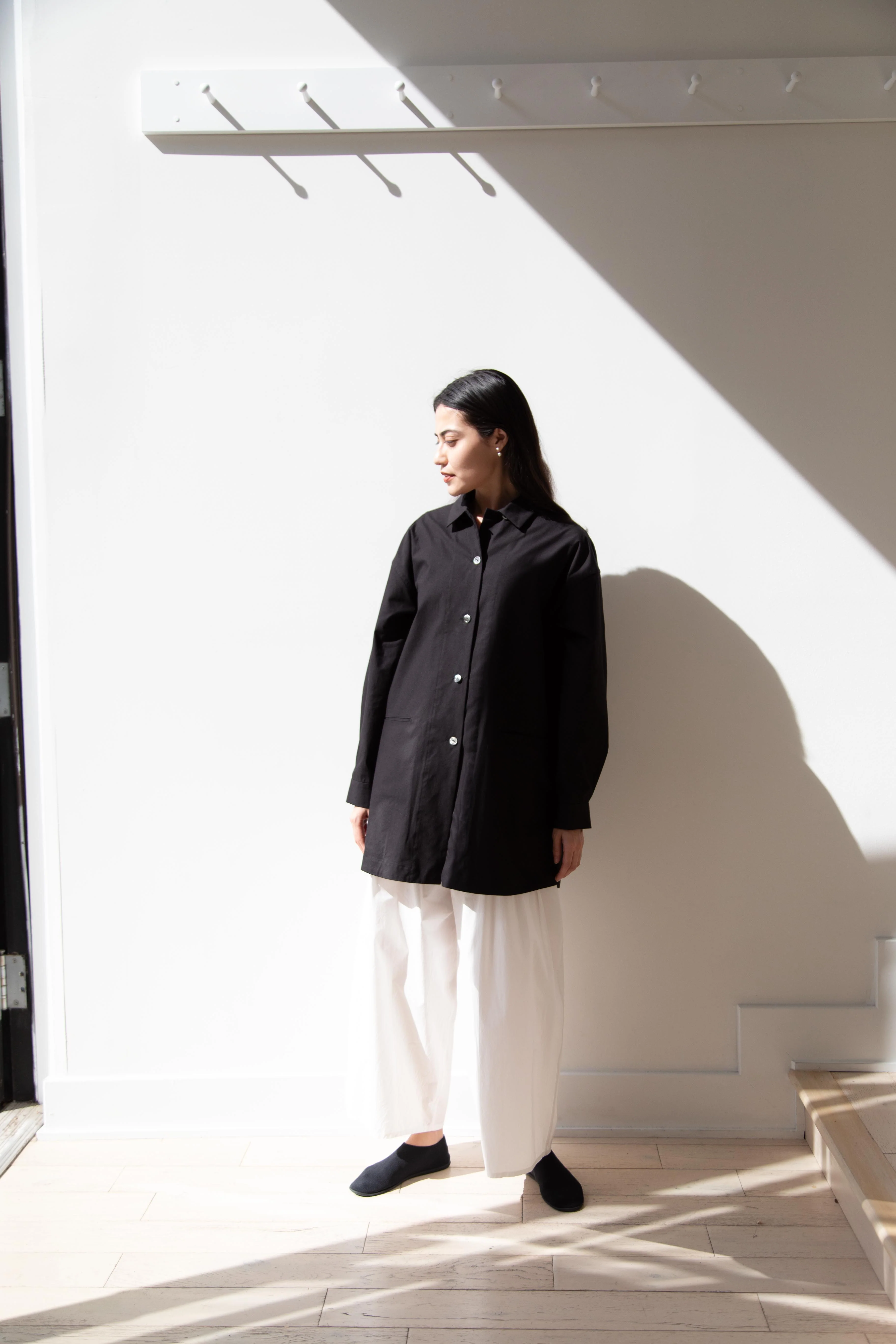 Arts & Science | Long Pajama Shirt in Black Cotton - Image 31