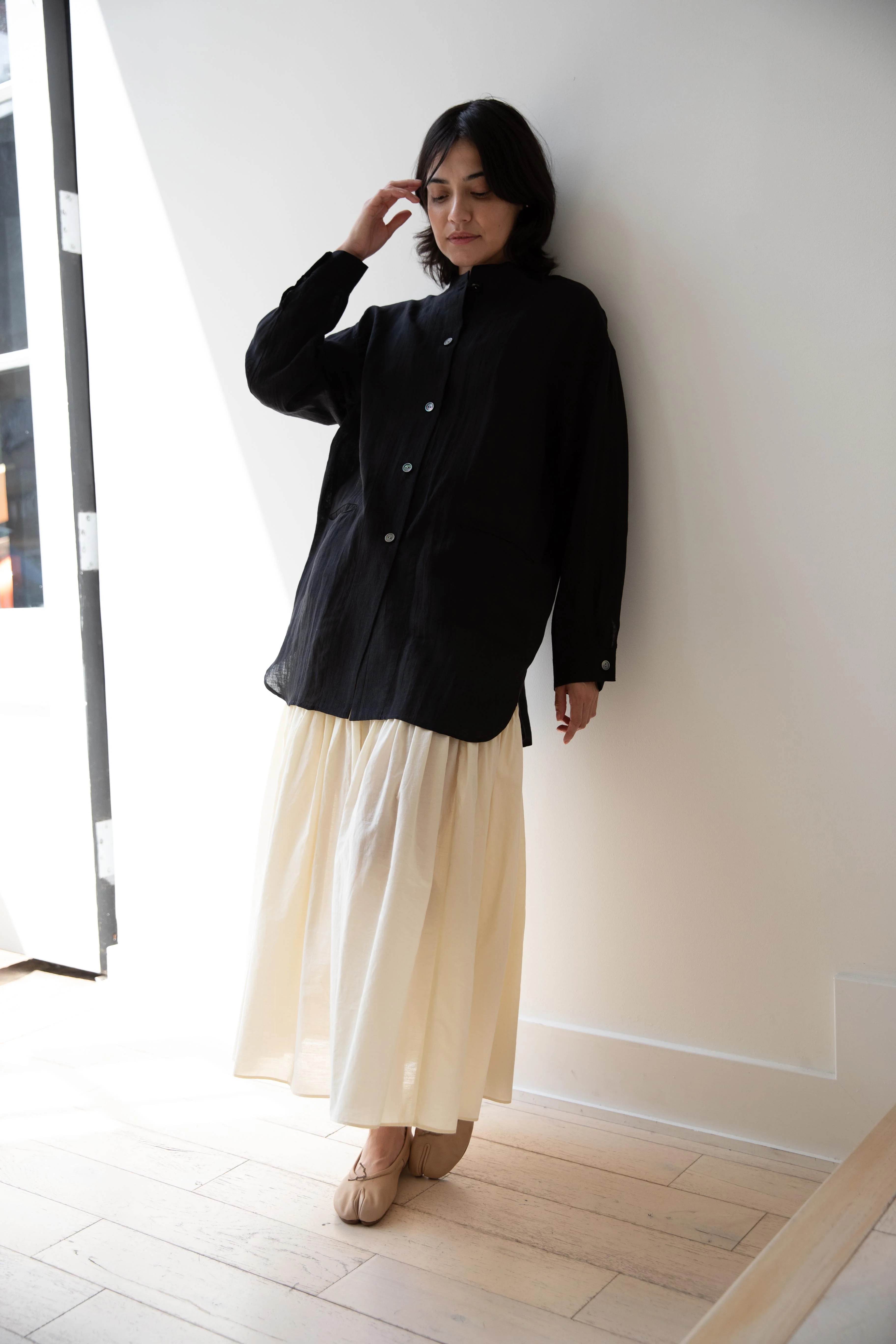 Arts & Science | Pajama Long Shirt in Black Fine Linen - Image 13