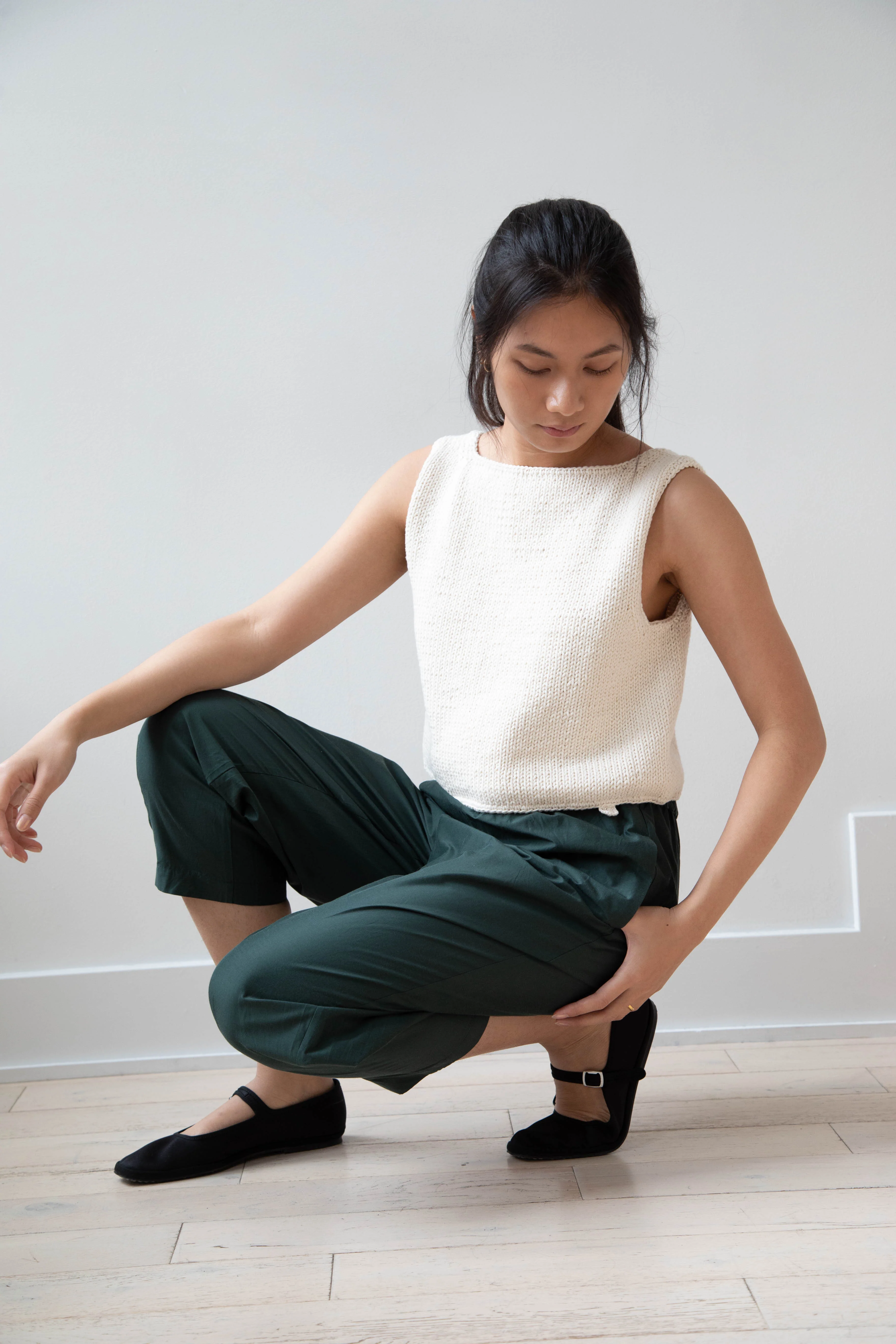 Arts & Science | Silk Cotton Taffeta Hem Dart Easy Pants in Dark Green - Image 21