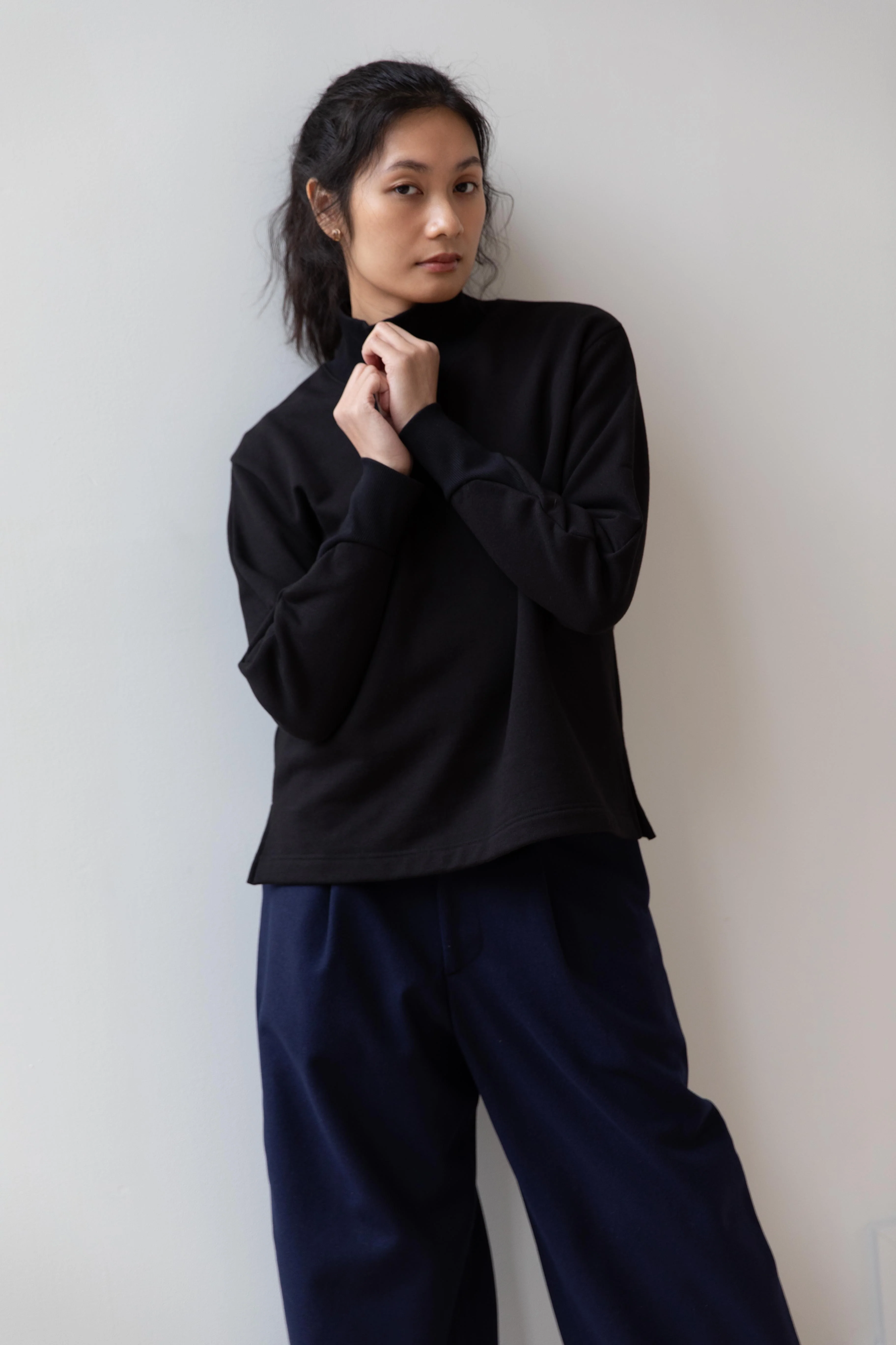 Aseedonclöud | HW Turtleneck Sweatshirt in Black - Image 14