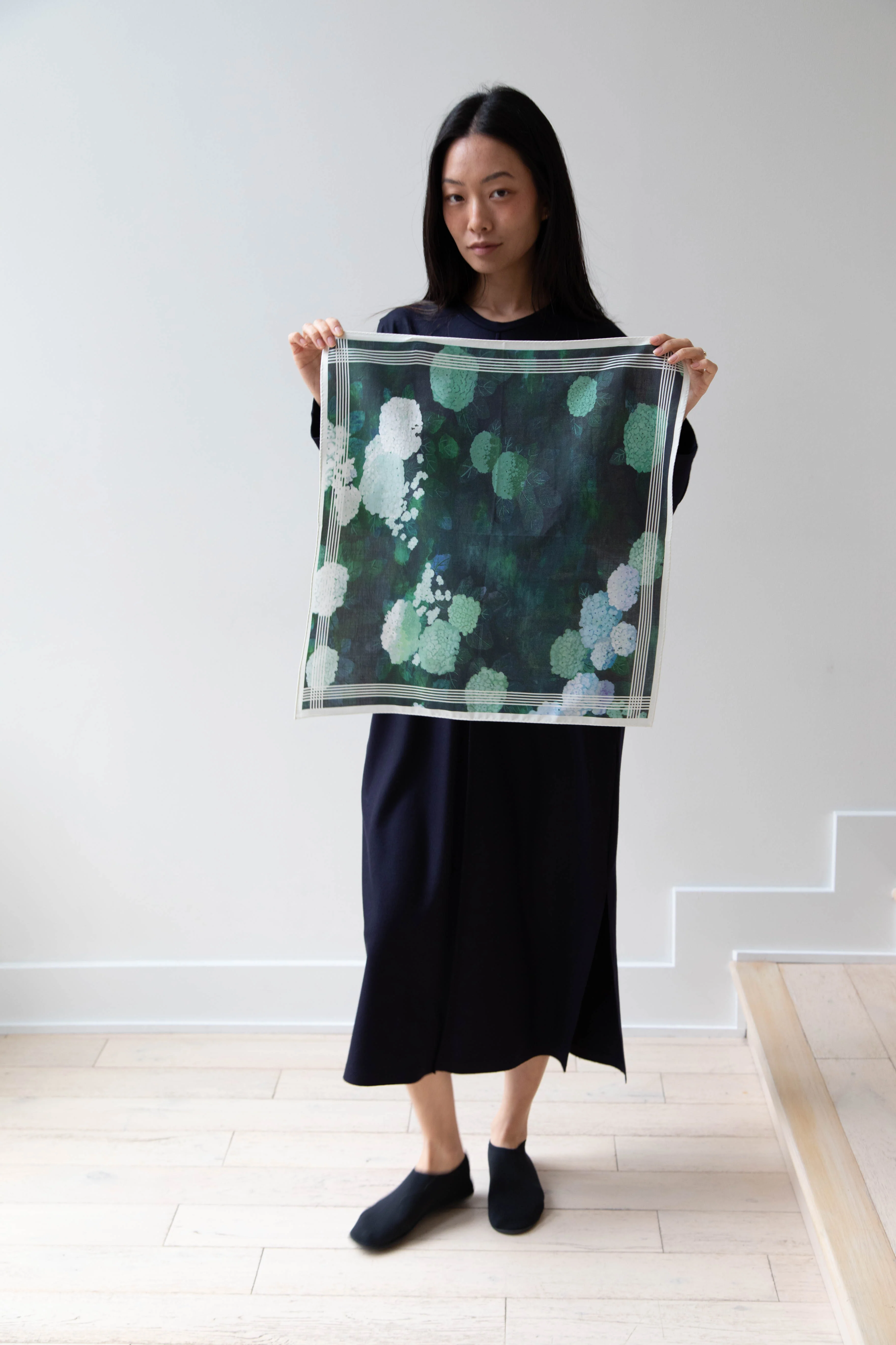 Aseedonclöud Hydrangea Scarf in Cotton Silk - Image 10