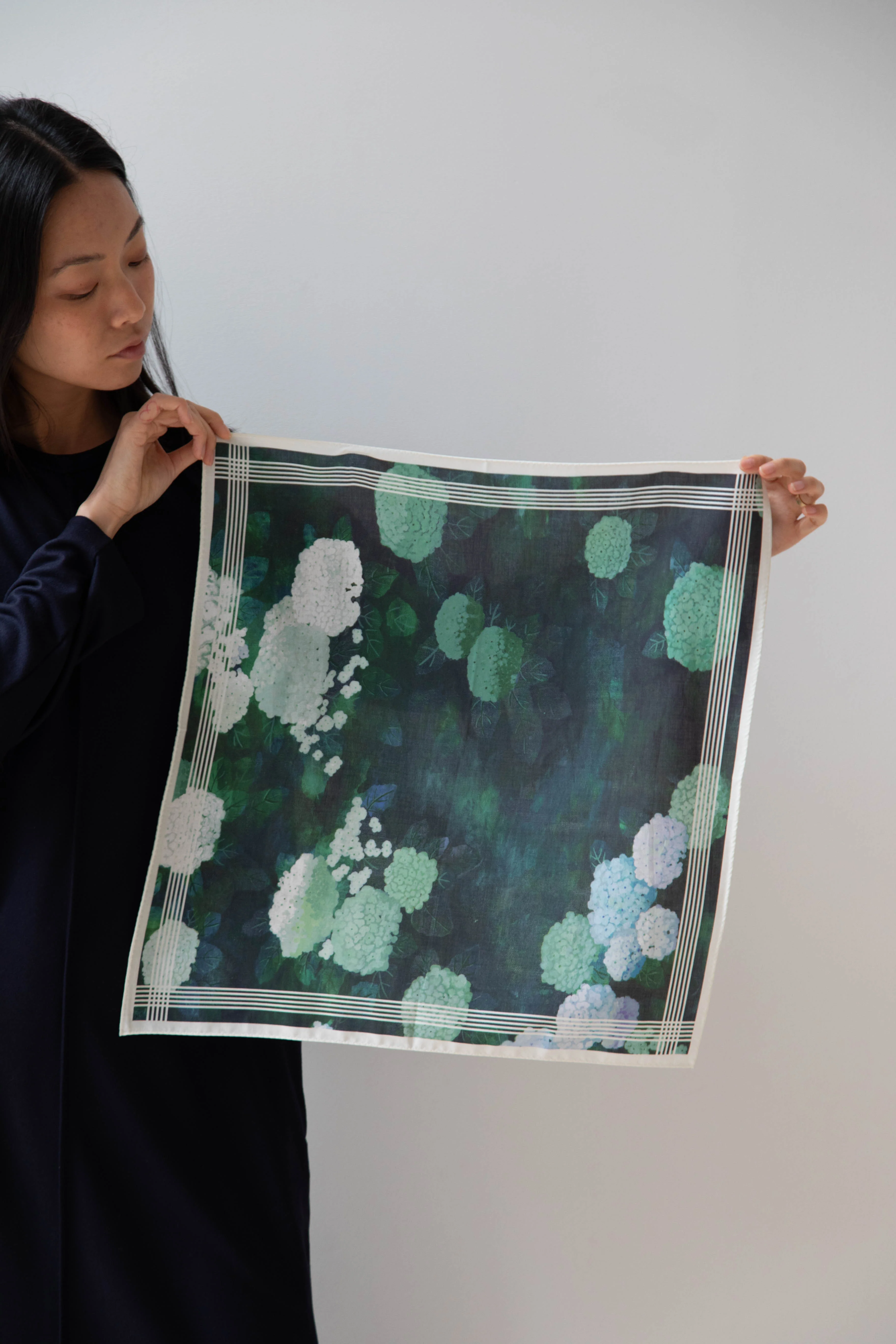 Aseedonclöud Hydrangea Scarf in Cotton Silk - Image 11